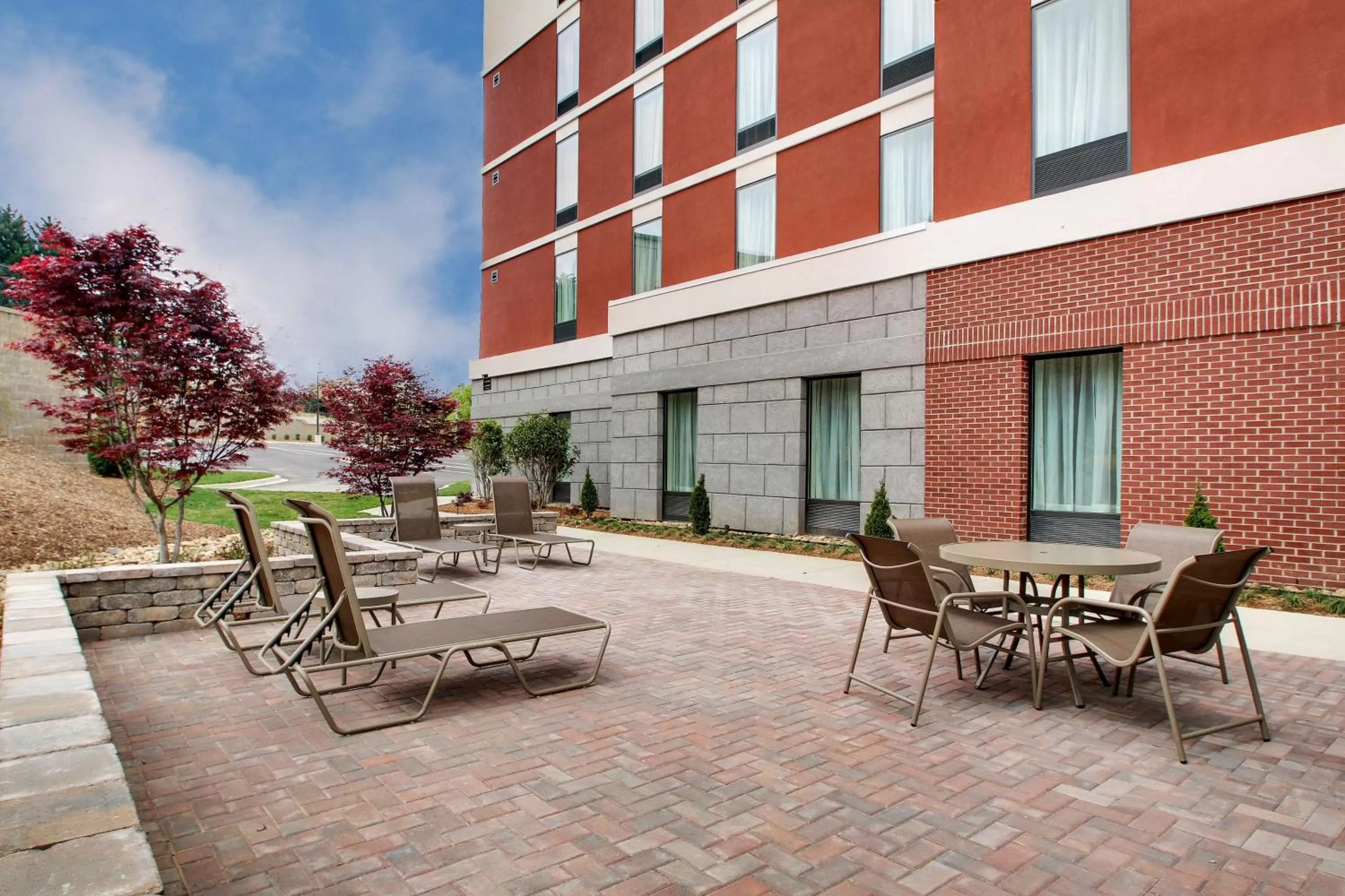 Patio in Hampton Inn & Suites Greenville Airport