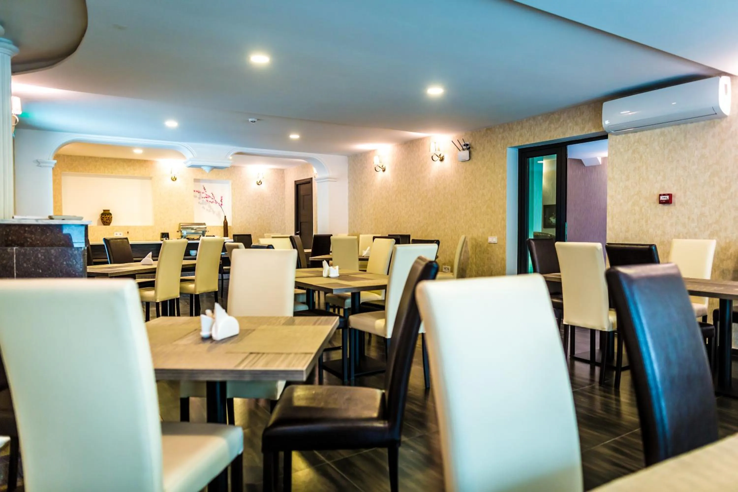 Restaurant/places to eat in Cherry Garden