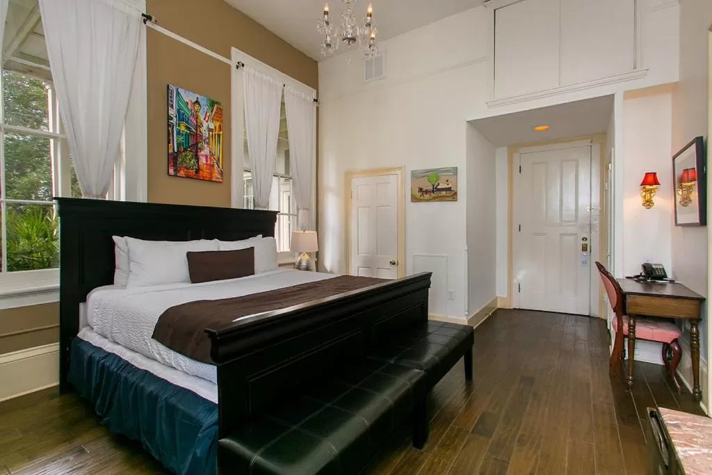 Bedroom, Bed in Lafitte Hotel & Bar