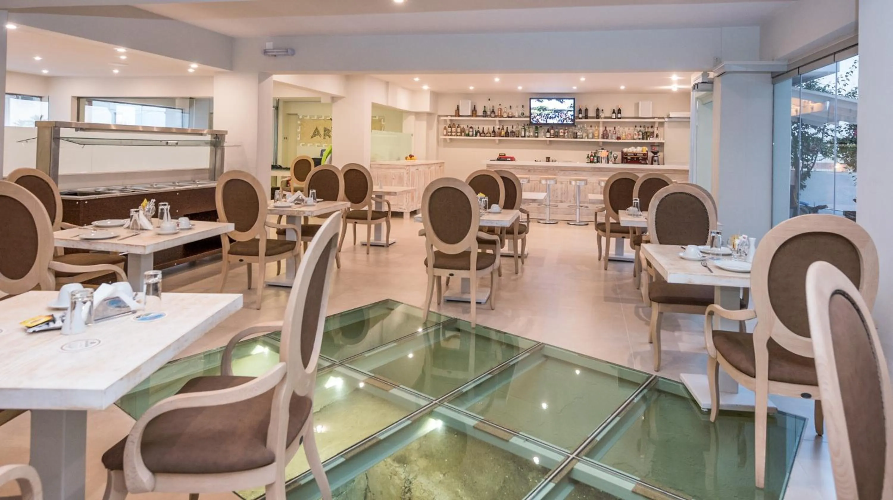 Lounge or bar in Artemis Hotel Apartments