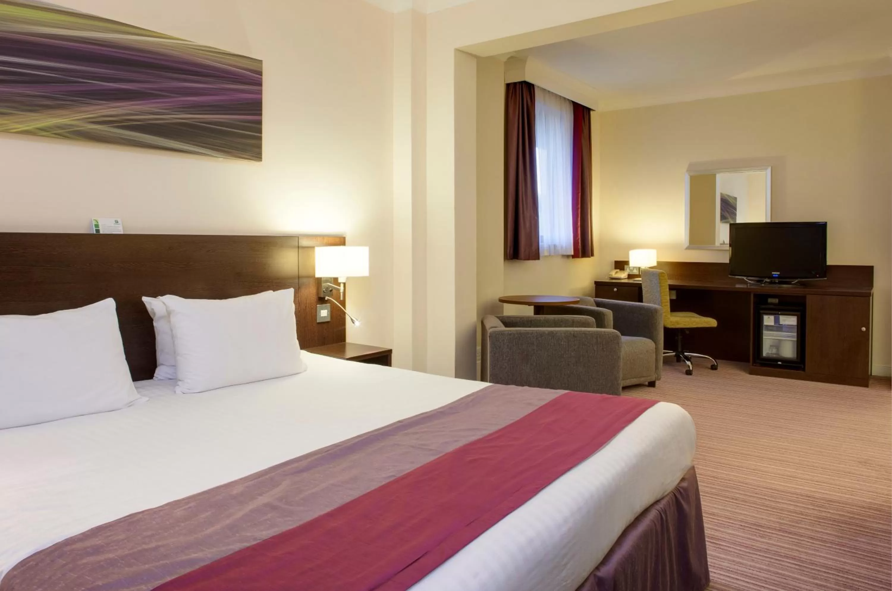 Bed in Holiday Inn Leamington Spa - Warwick by IHG