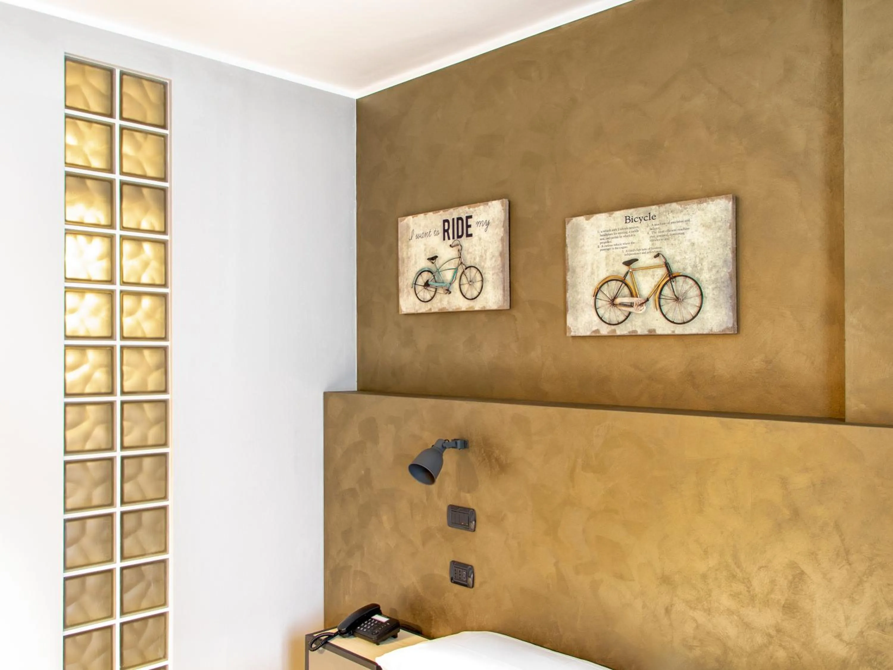 Photo of the whole room in Hotel Napoleon Susa