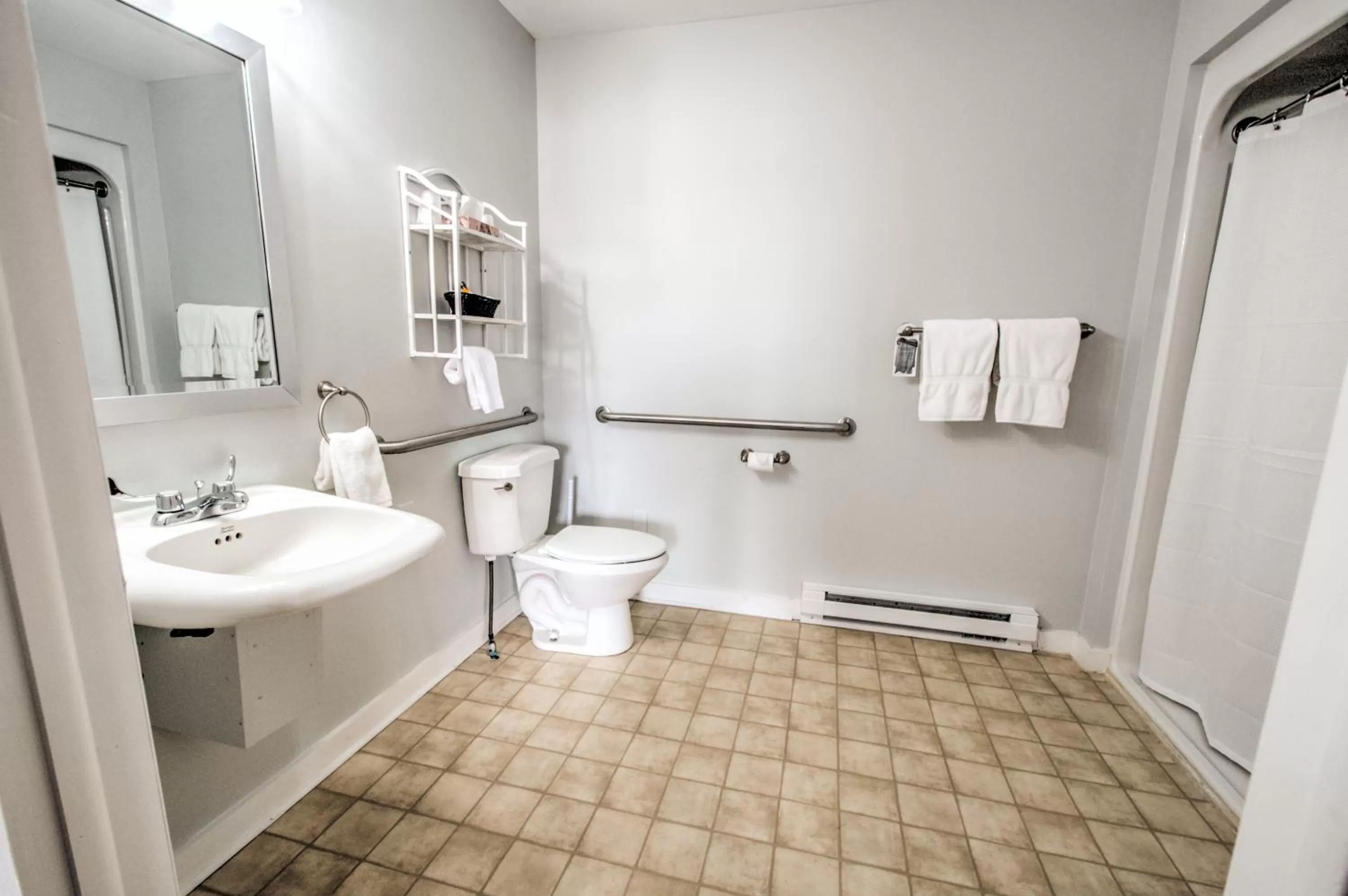 Bathroom in East Shore Lodging