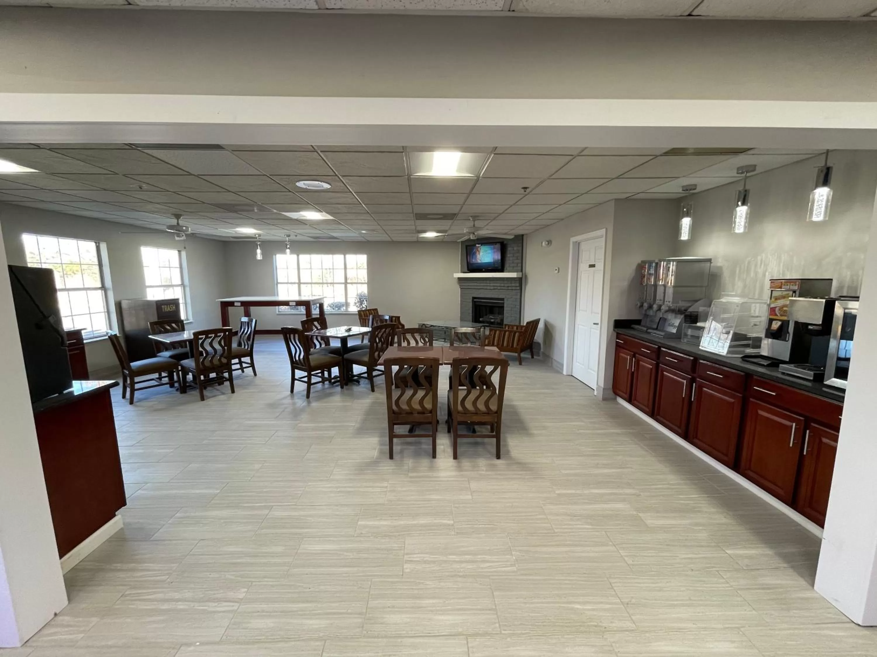 Restaurant/places to eat in Baymont by Wyndham Adairsville