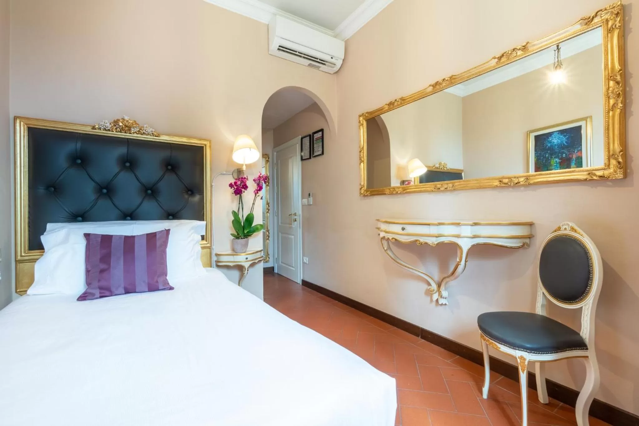 Bed in Art Hotel Villa Agape - Place of Charme