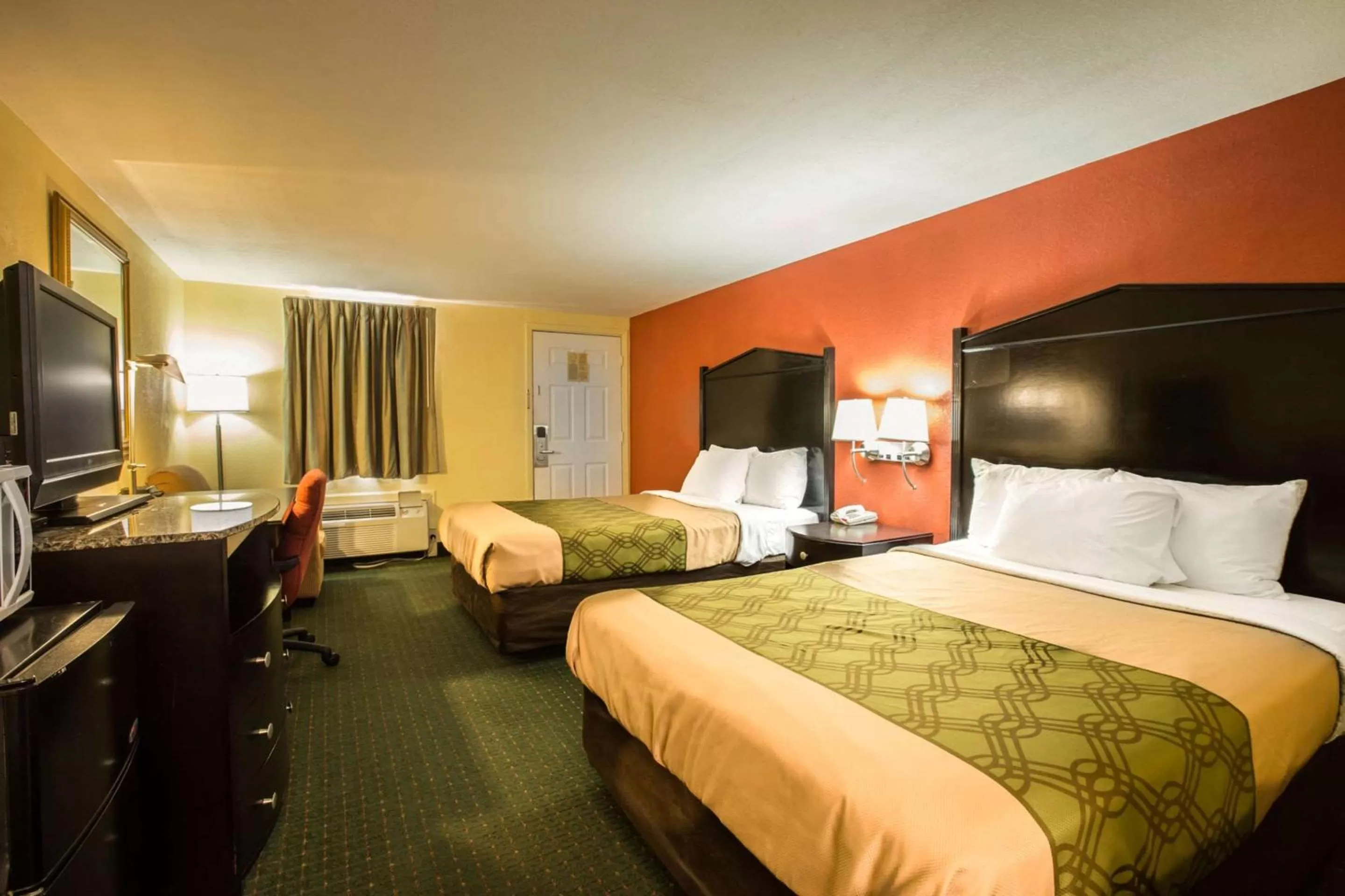 Double Room with Two Double Beds - Smoking in Econo Lodge Kingsport