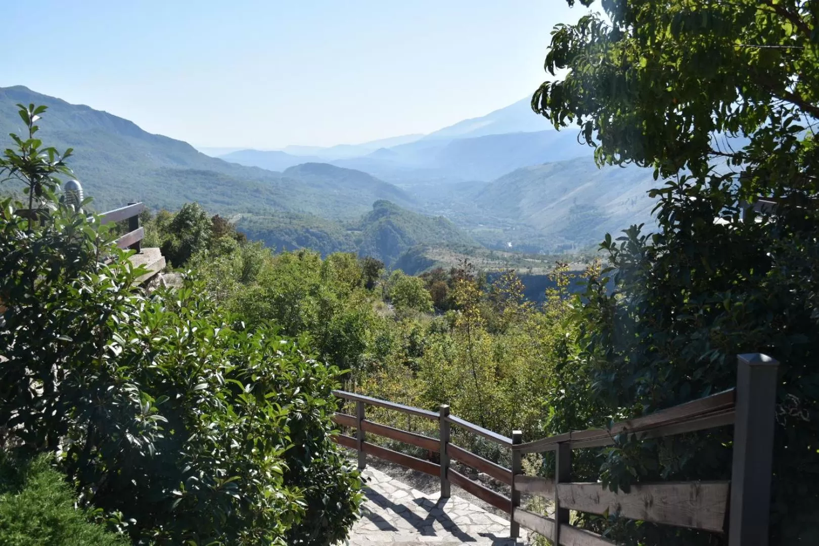 OSTROG Aparthotel KOLIBA-VLASTNIŠTVO MANASTIRA OSTROG