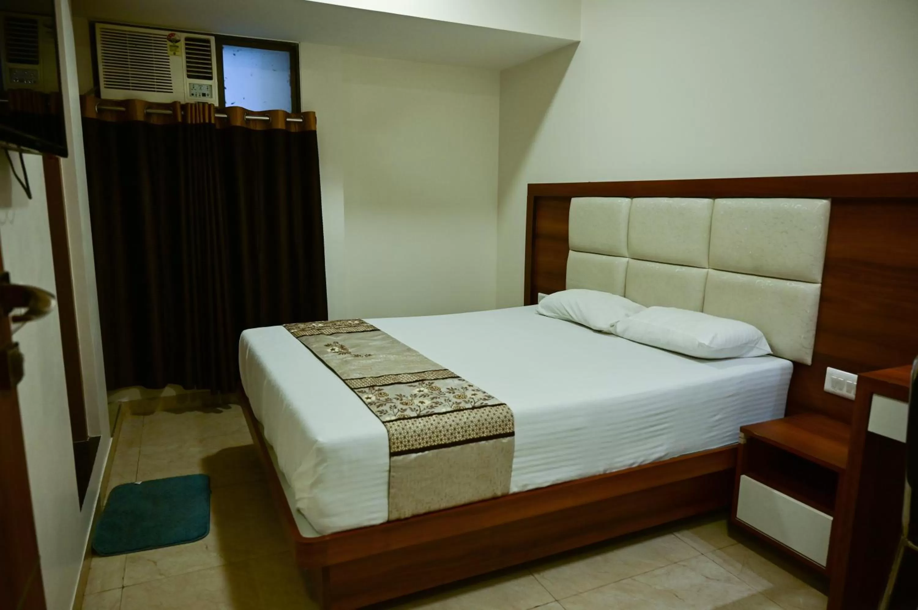 Bedroom, Bed in Hotel Diamora Residency
