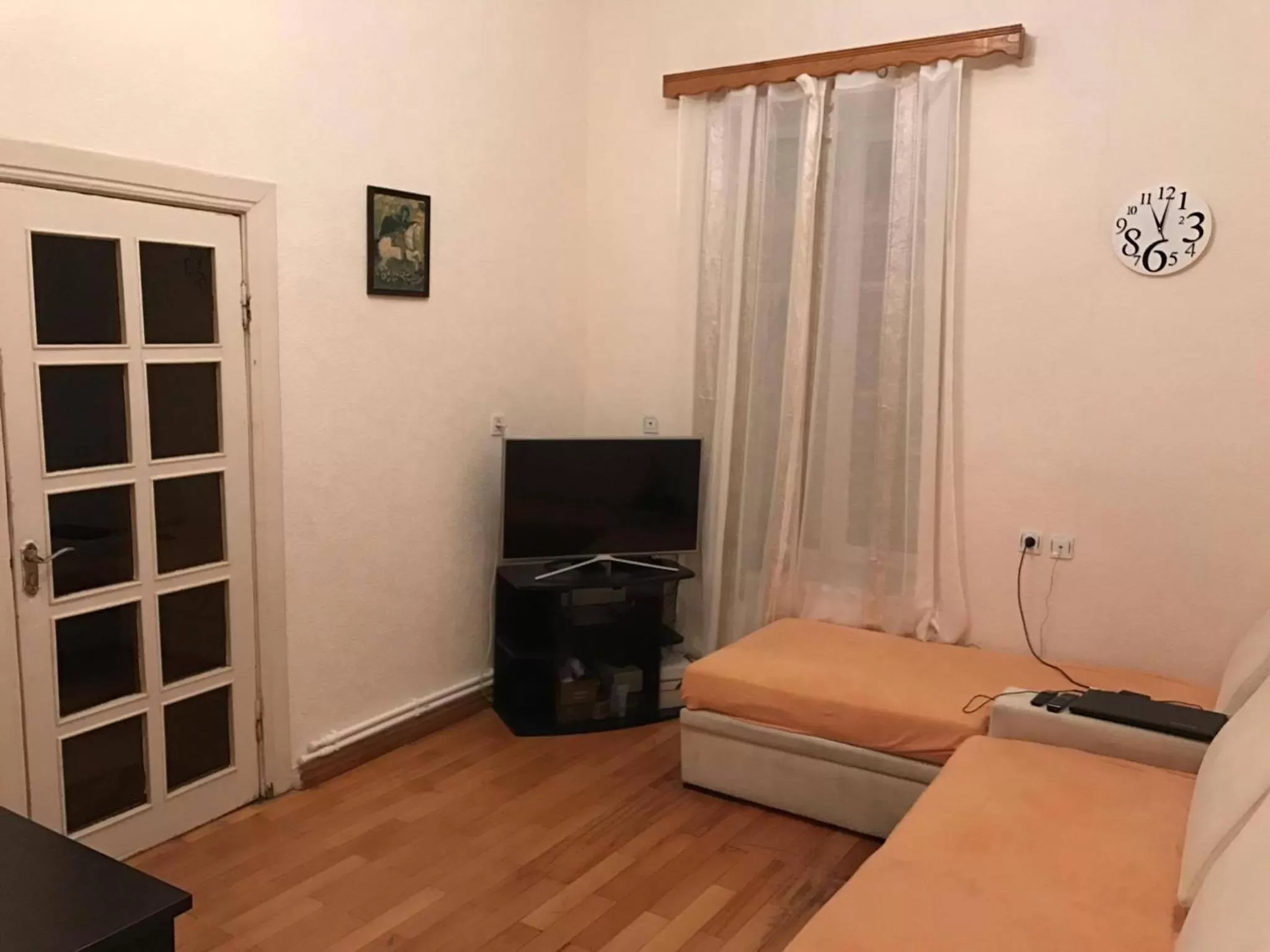 Dining area, TV/Entertainment Center in House 1899