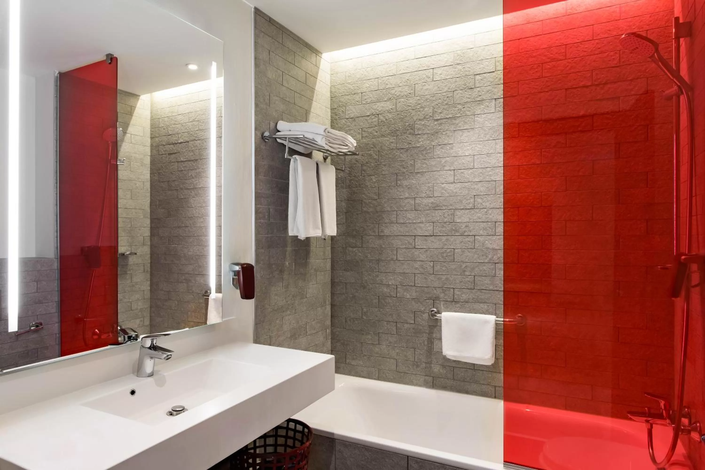 Bathroom in Park Inn by Radisson Bucharest Hotel & Residence