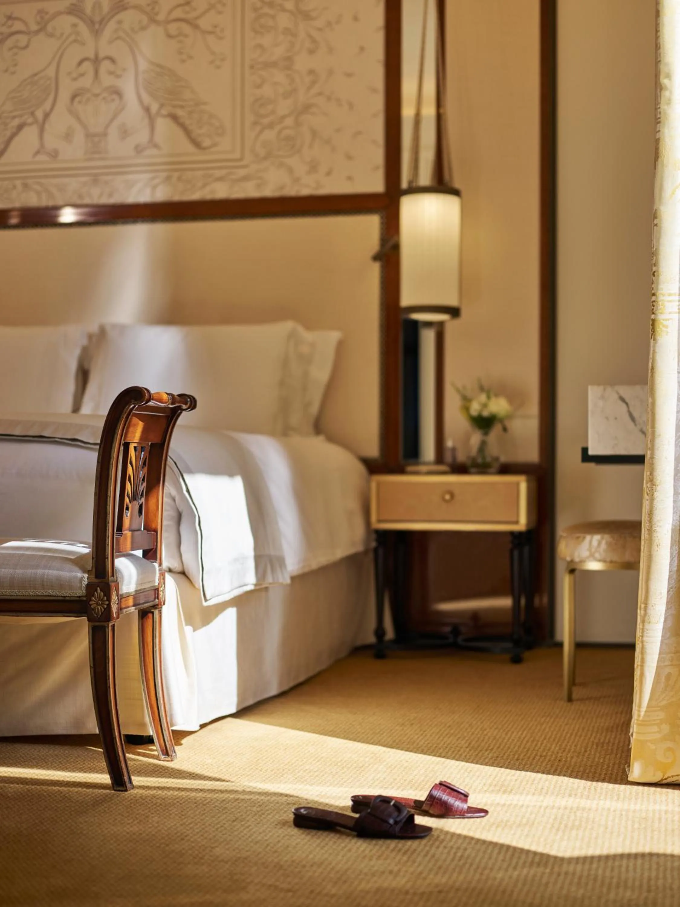 Bedroom, Bed in Hotel Eden - Dorchester Collection