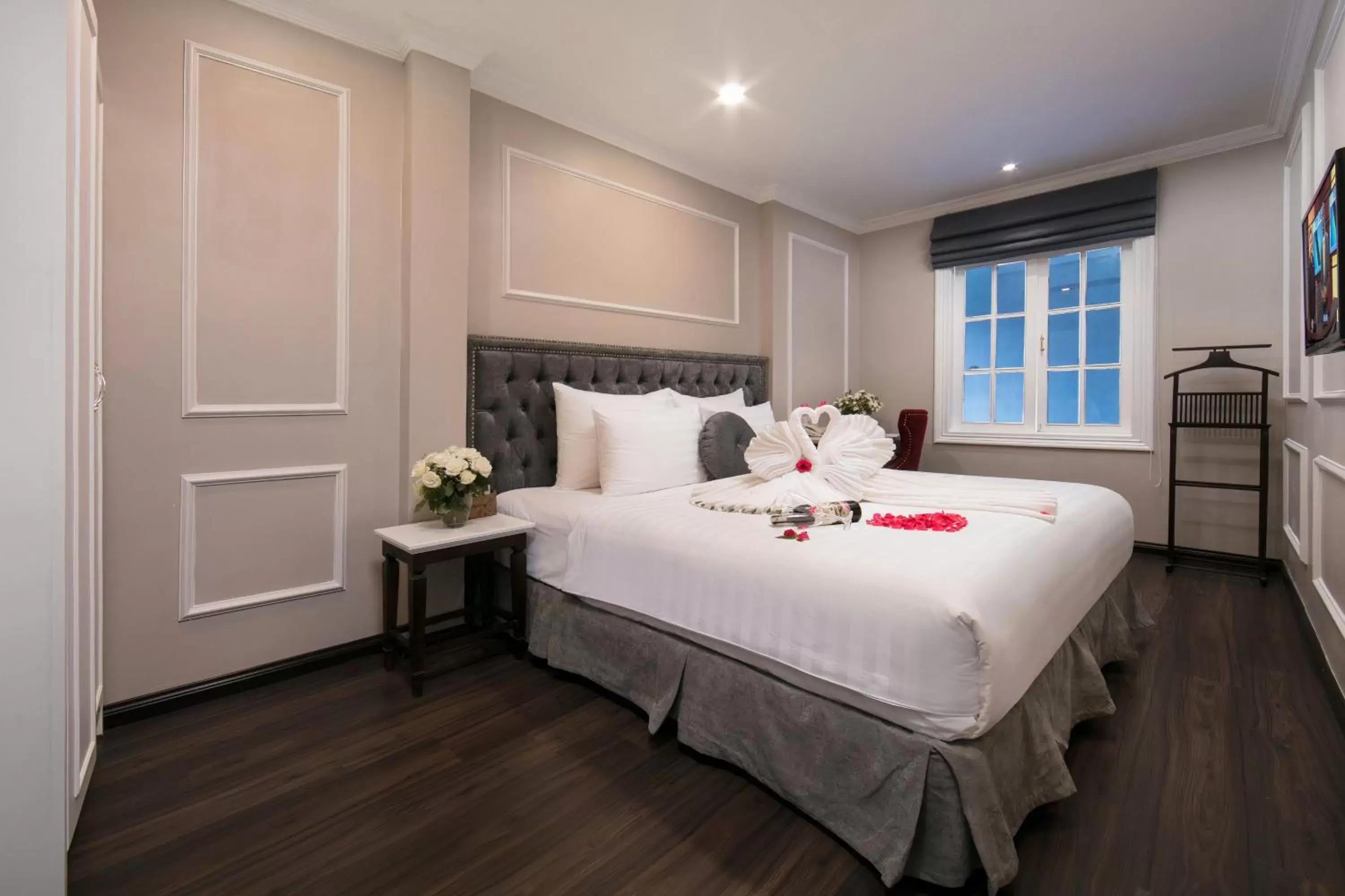 Deluxe Double or Twin Room in Flora Centre Hotel & Spa Deluxe Double or Twin Room in Flora Centre Hotel & Spa