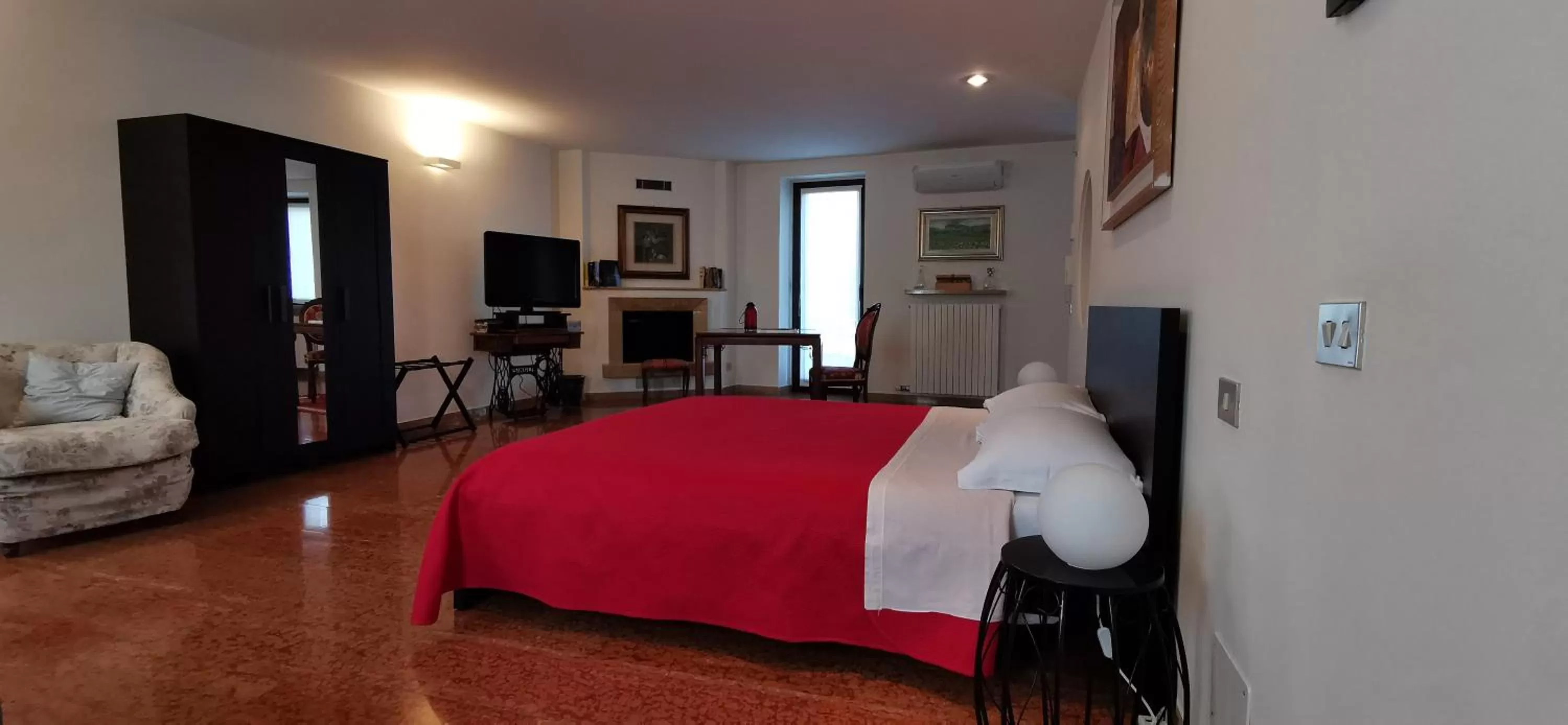 Photo of the whole room in A Casa di Tom