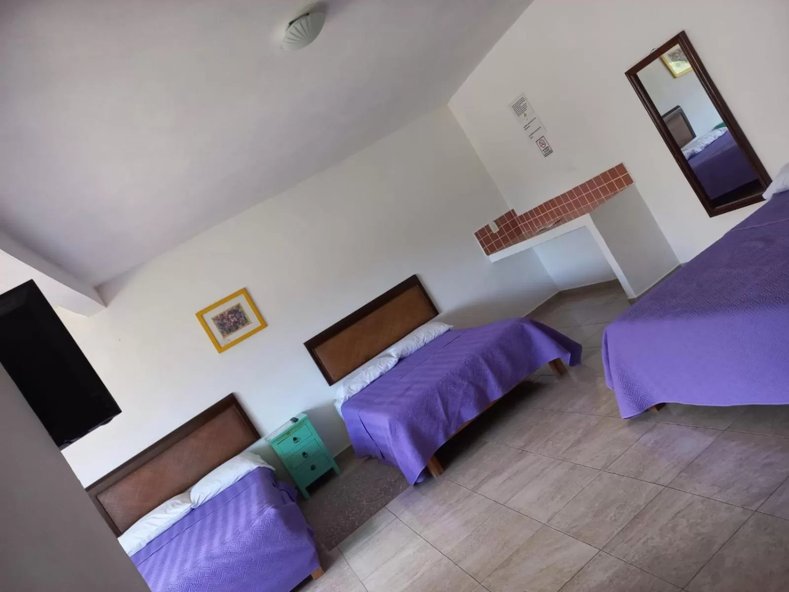 Bed in Airport Sleepy Inn