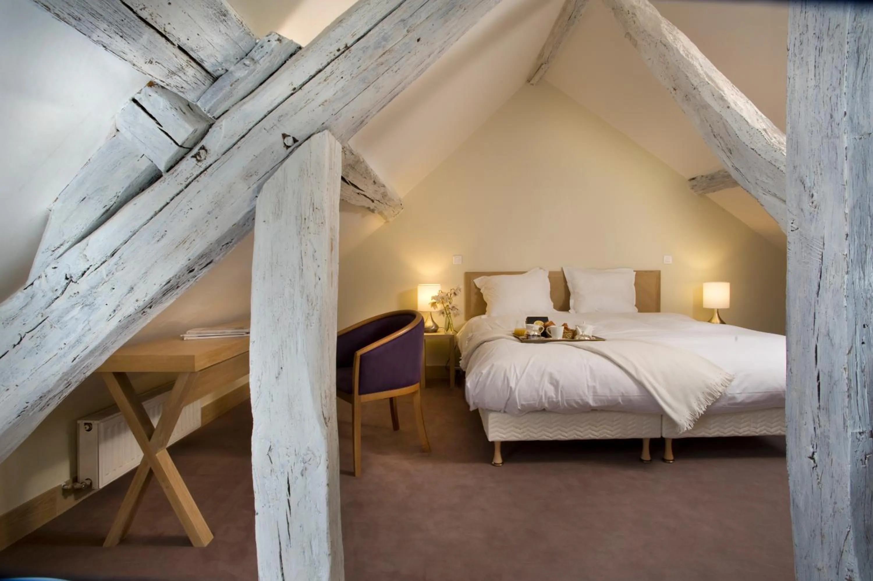 Bed in Hôtel Le Parc