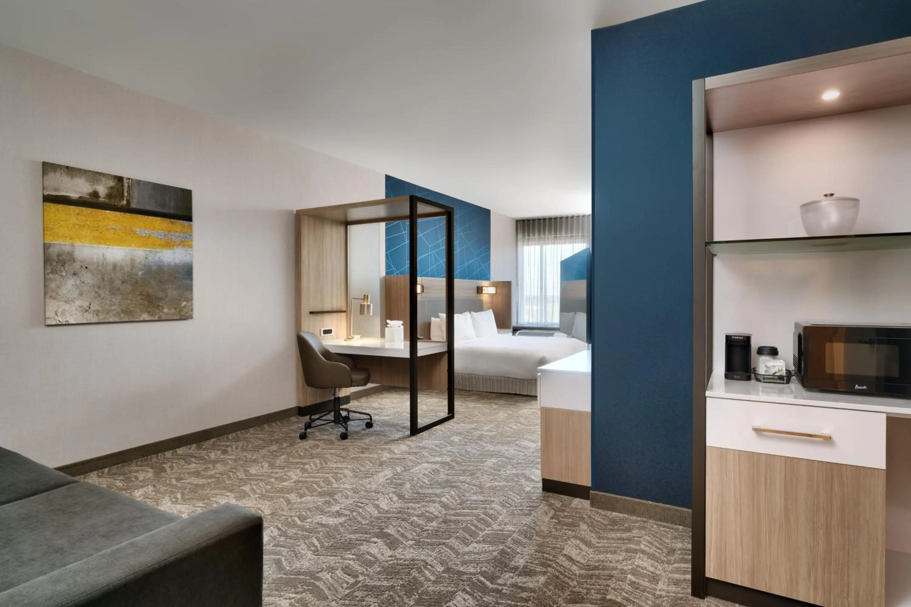 Photo of the whole room, Bed in SpringHill Suites by Marriott Phoenix Scottsdale