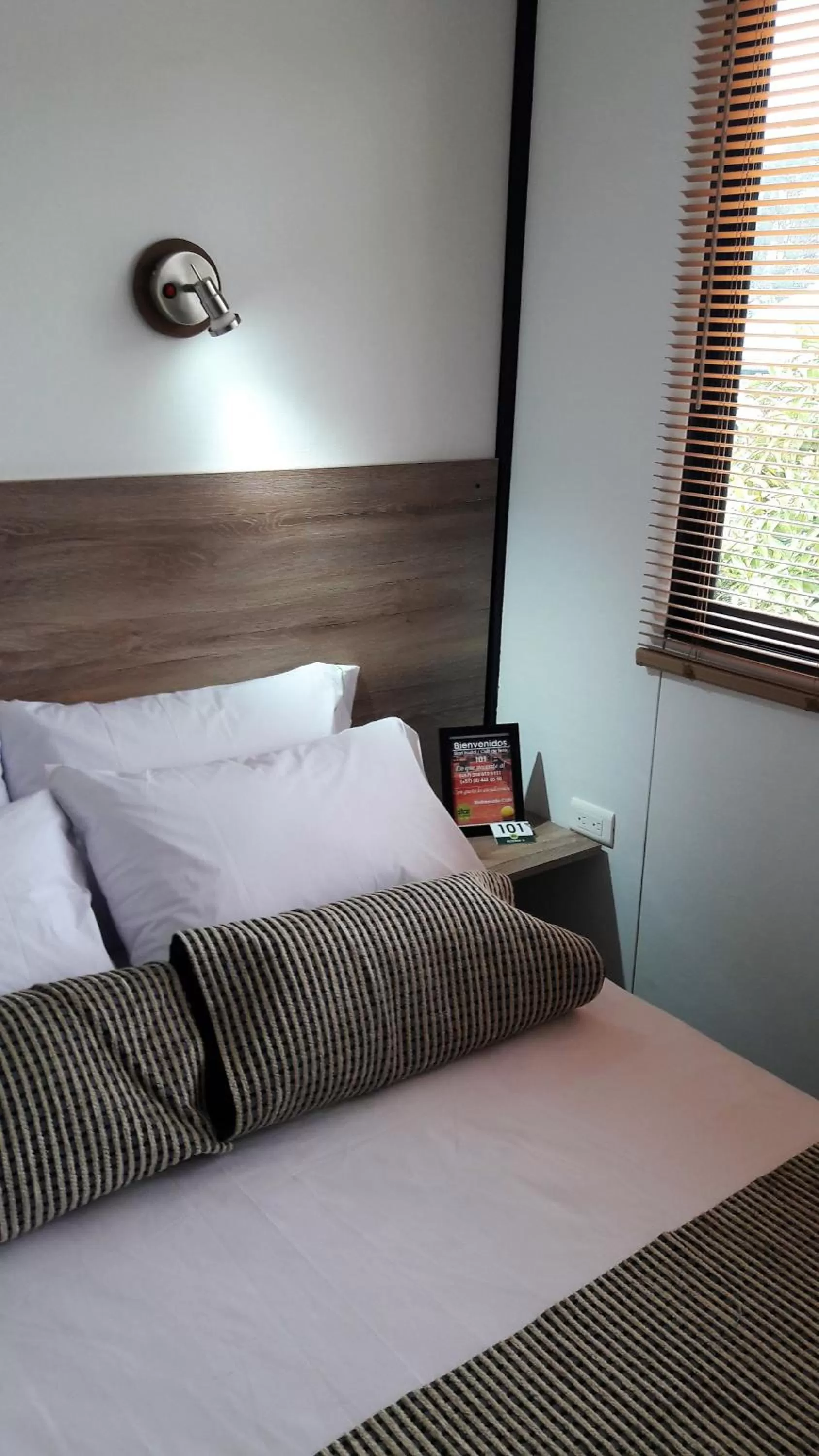 Photo of the whole room, Bed in ALTO LODGING Centro de Entrenamiento Deportivo y Negocios, a 2 pasos del Aeropuerto JMC, Transporte Incluido