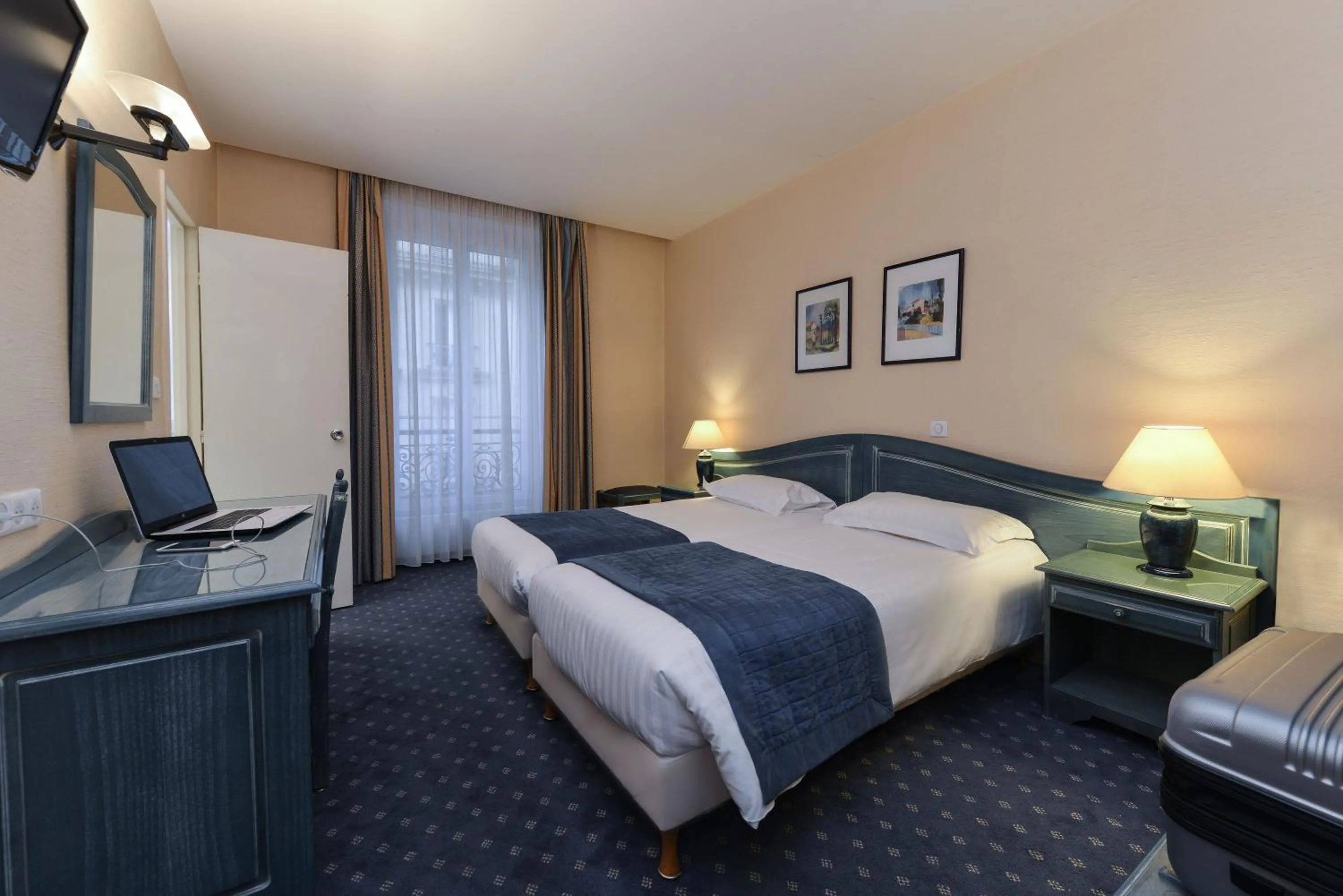 Photo of the whole room, Bed in Hotel du Pré