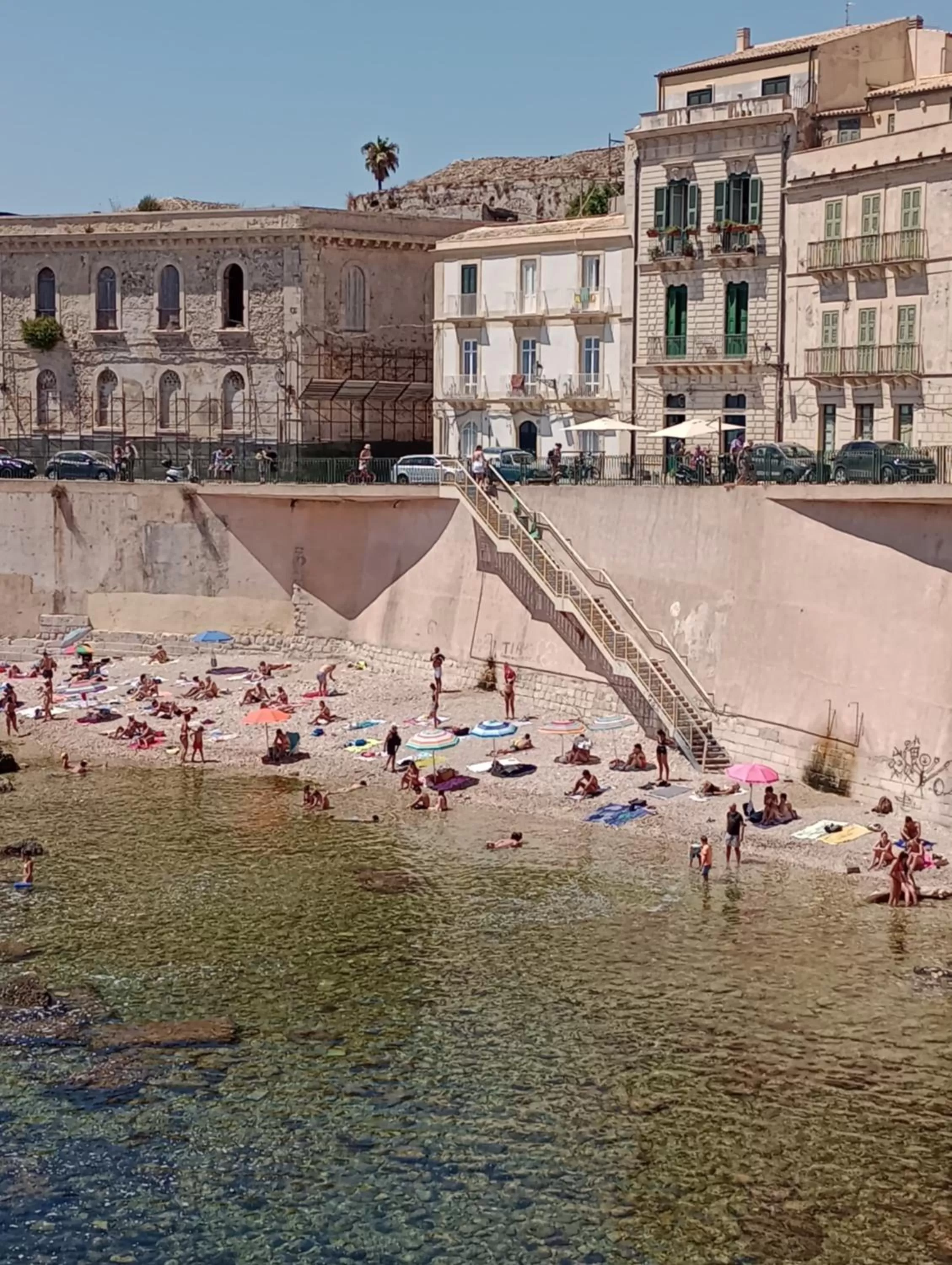 Beach, Property Building in Galleria del Duomo