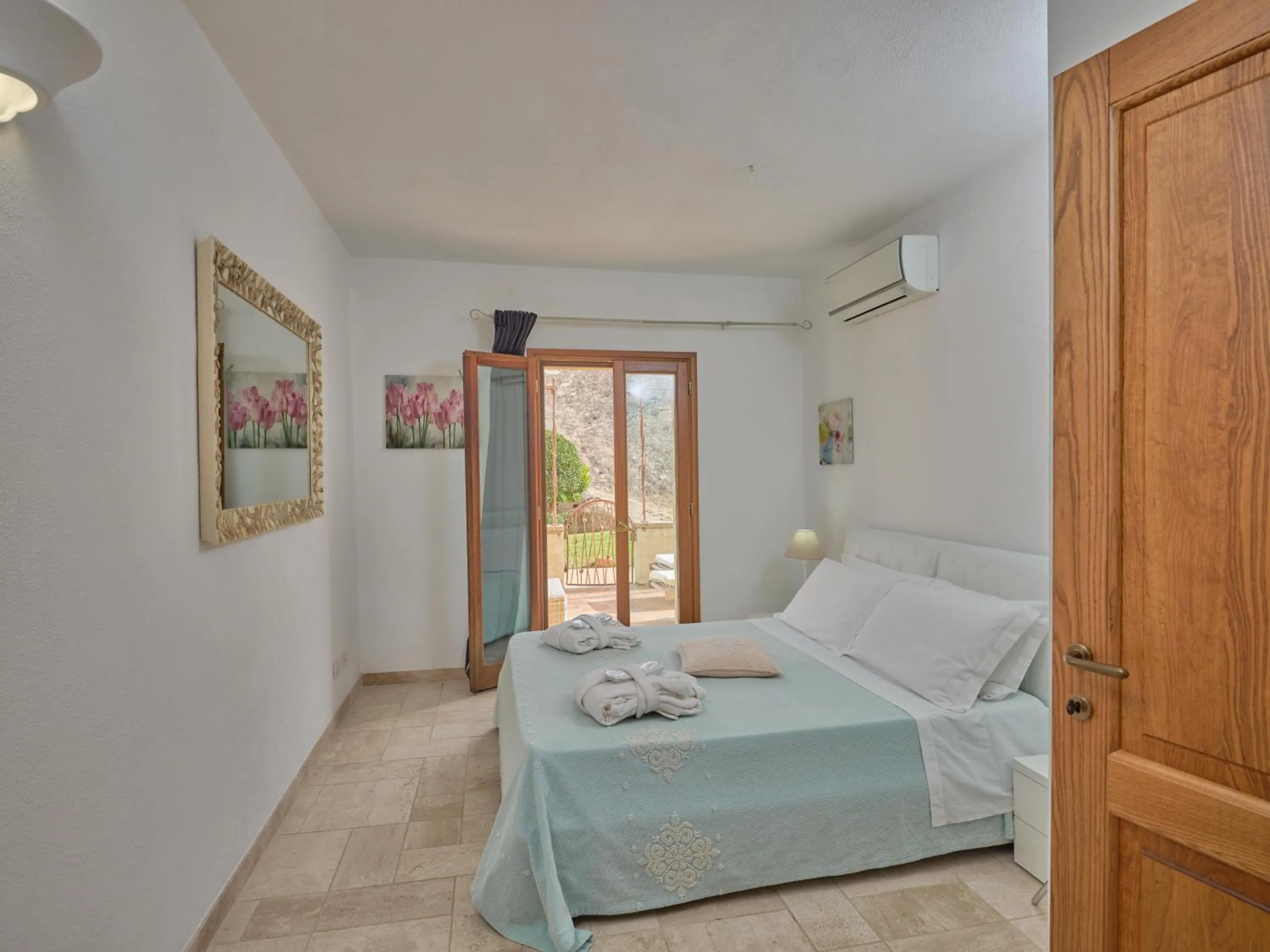 Bedroom, Bed in Dolce Vita Boutique Hotel