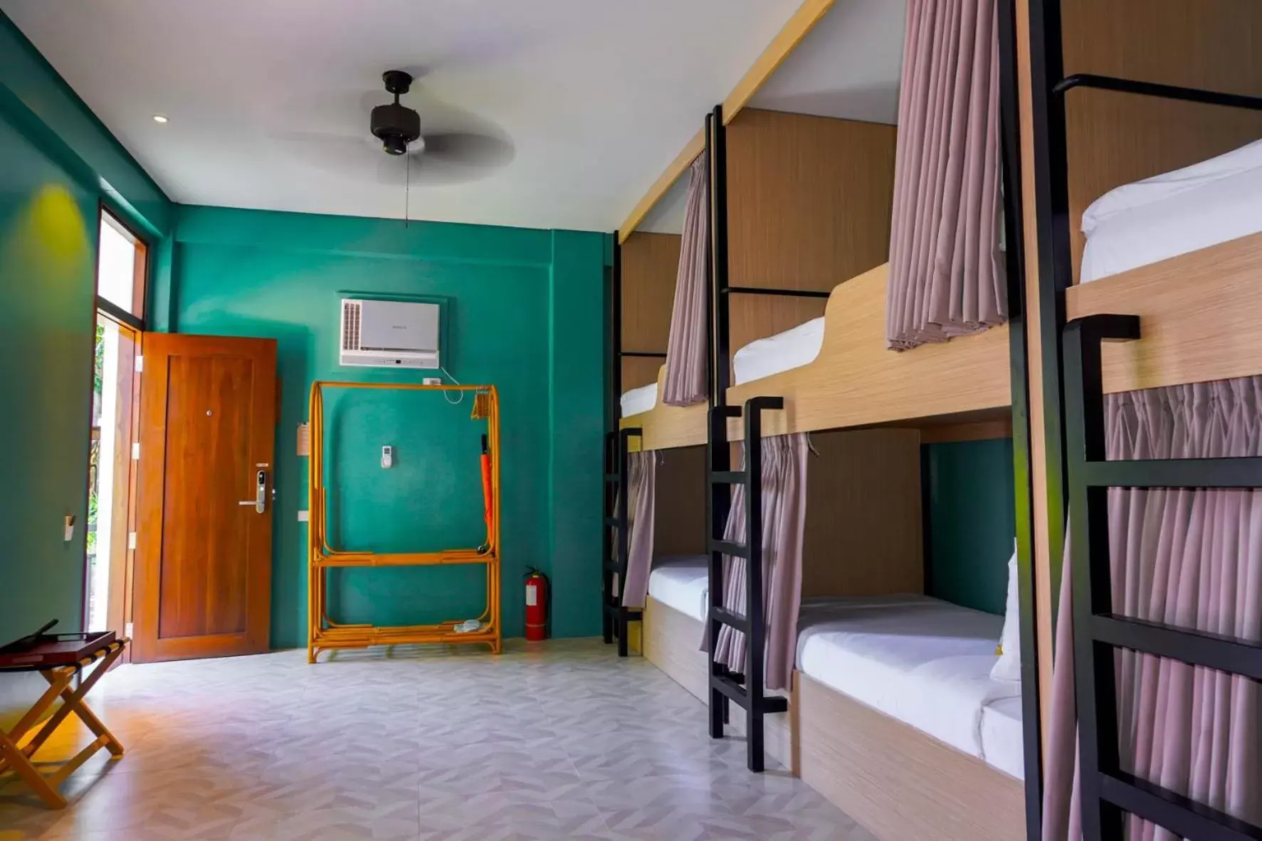 6-Bed Mixed Dormitory Room in UNWND Boutique Hotel Dumaguete 6-Bed Mixed Dormitory Room in UNWND Boutique Hotel Dumaguete