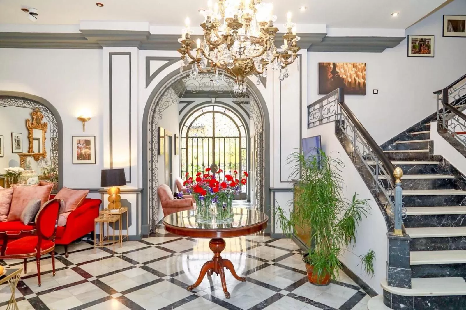 Communal lounge/ TV room in Hotel Sevilla