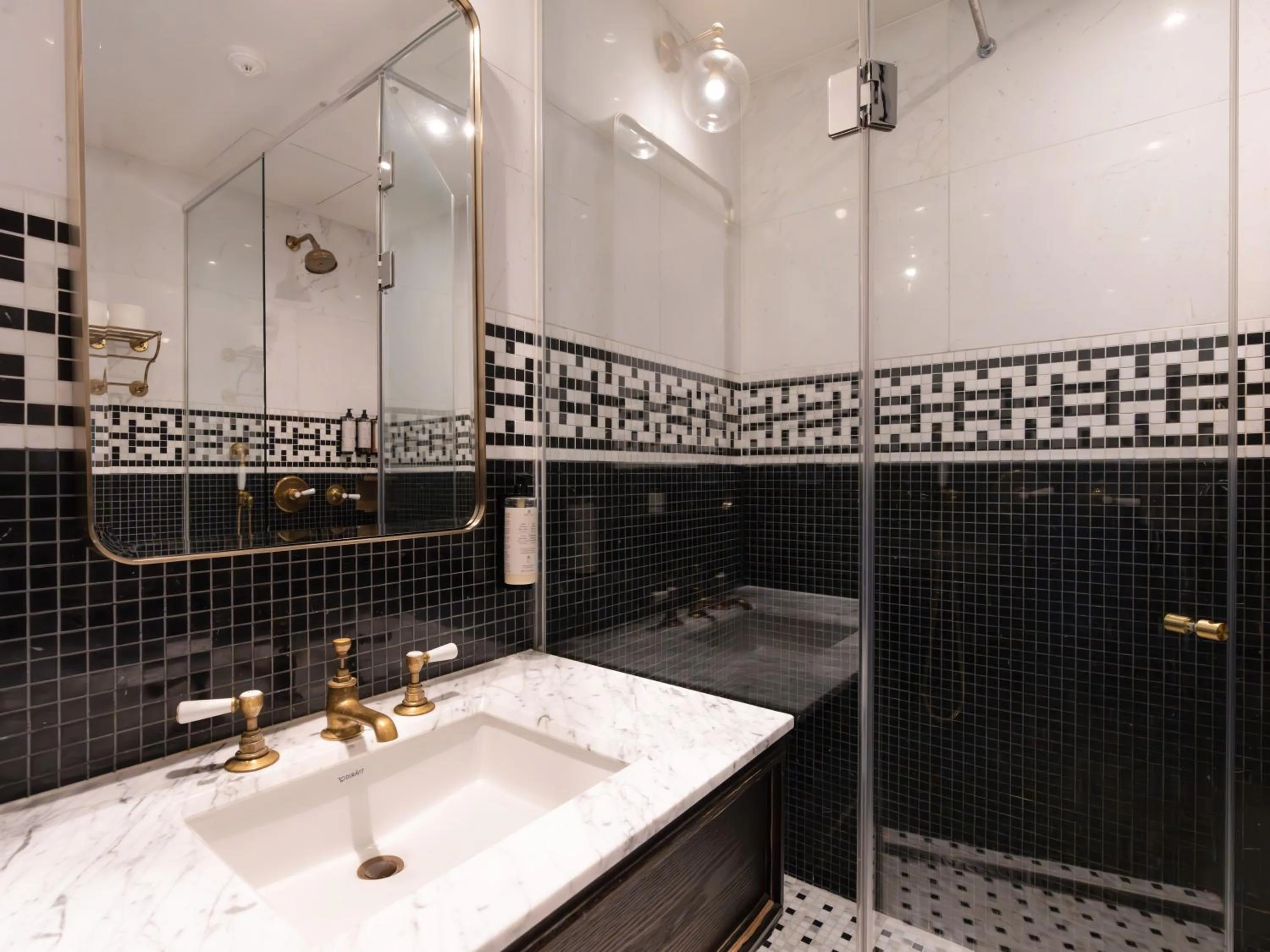 Toilet in Hotel Crescendo Seoul