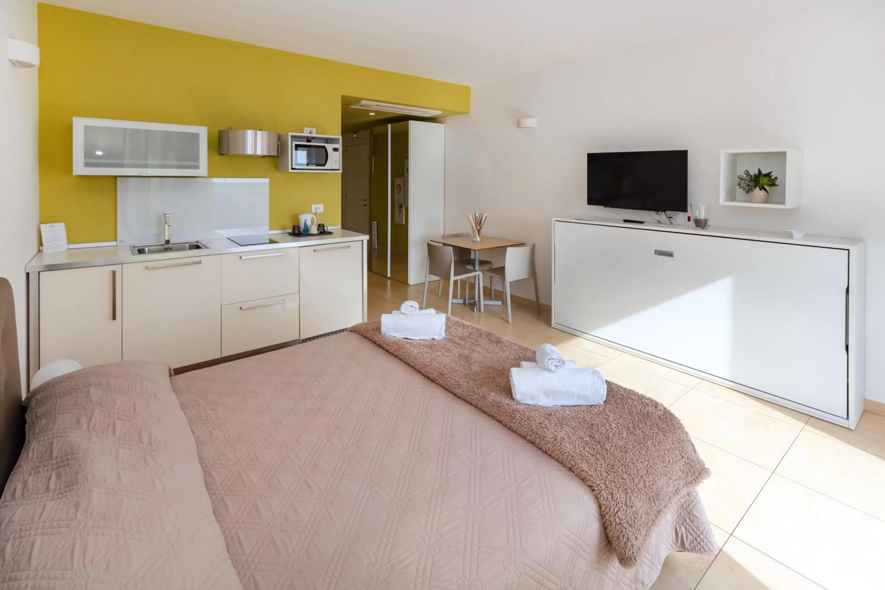 Shower in Zeus Hotel - Aparthotel - Meeting & Congress