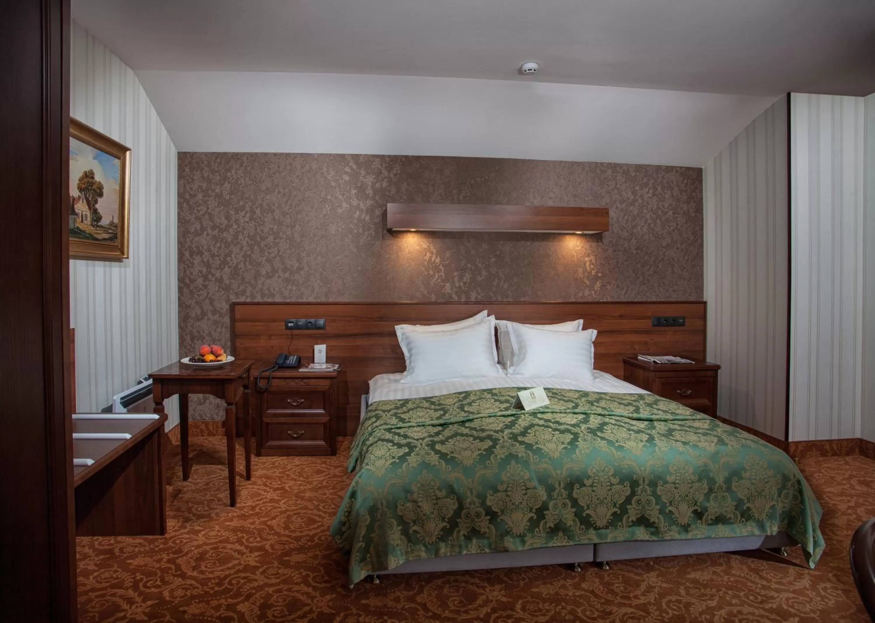 Shower, Bed in Hotel Otrada