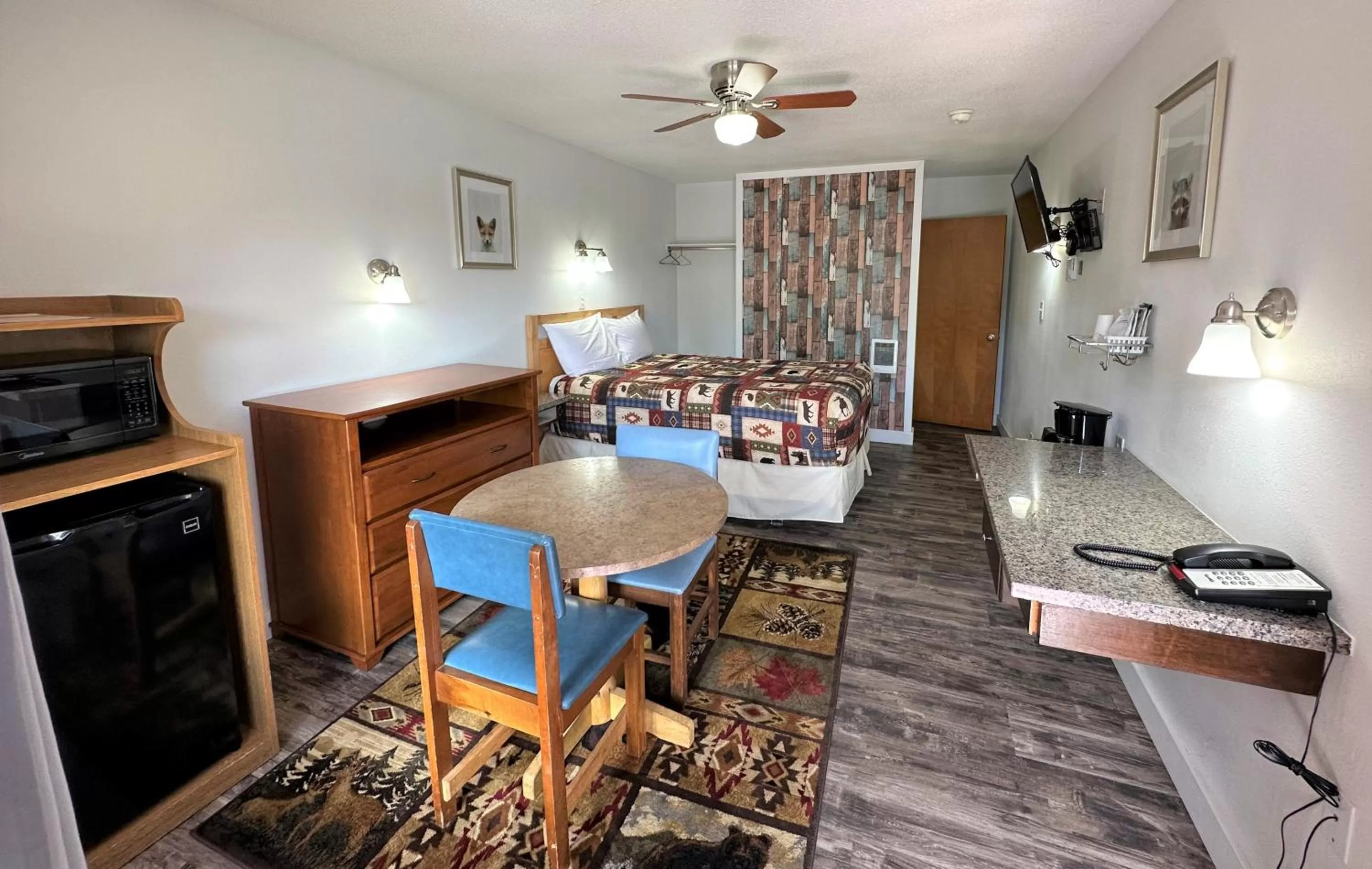 Dining Area in Myrtle Lane Inn