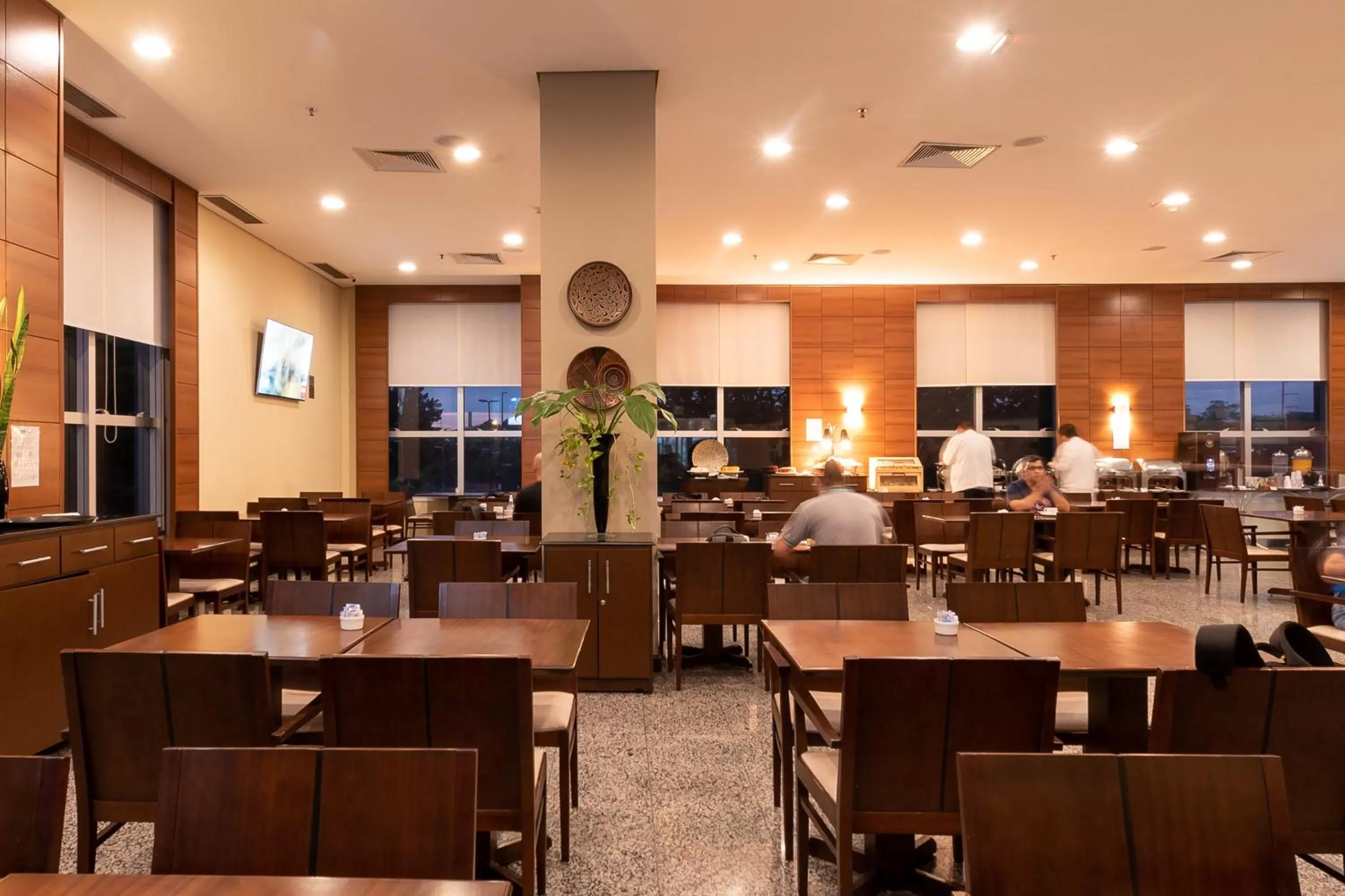 Restaurant/places to eat in Holiday Inn Manaus by IHG
