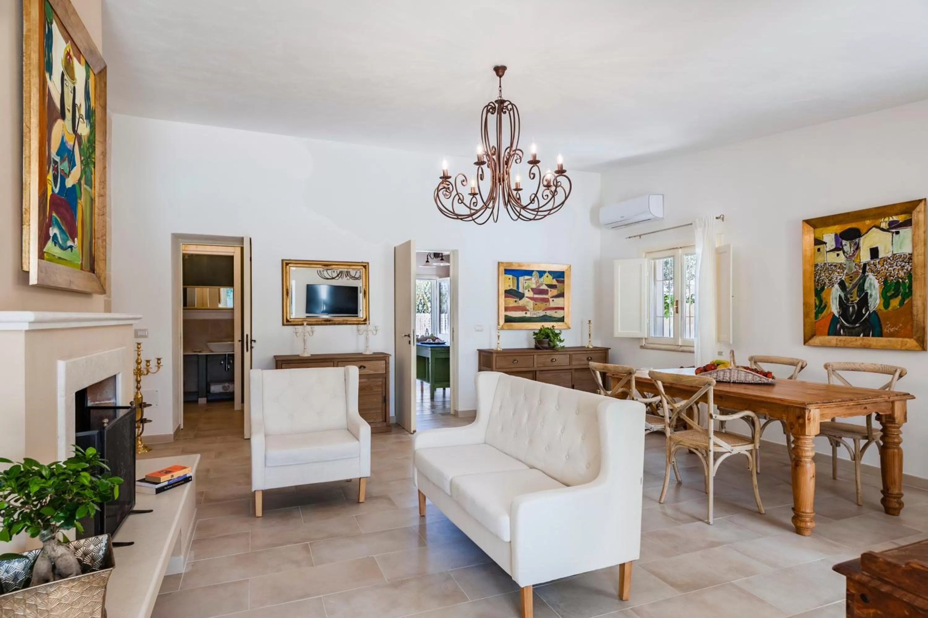 Dining area in Abbèntu B&B
