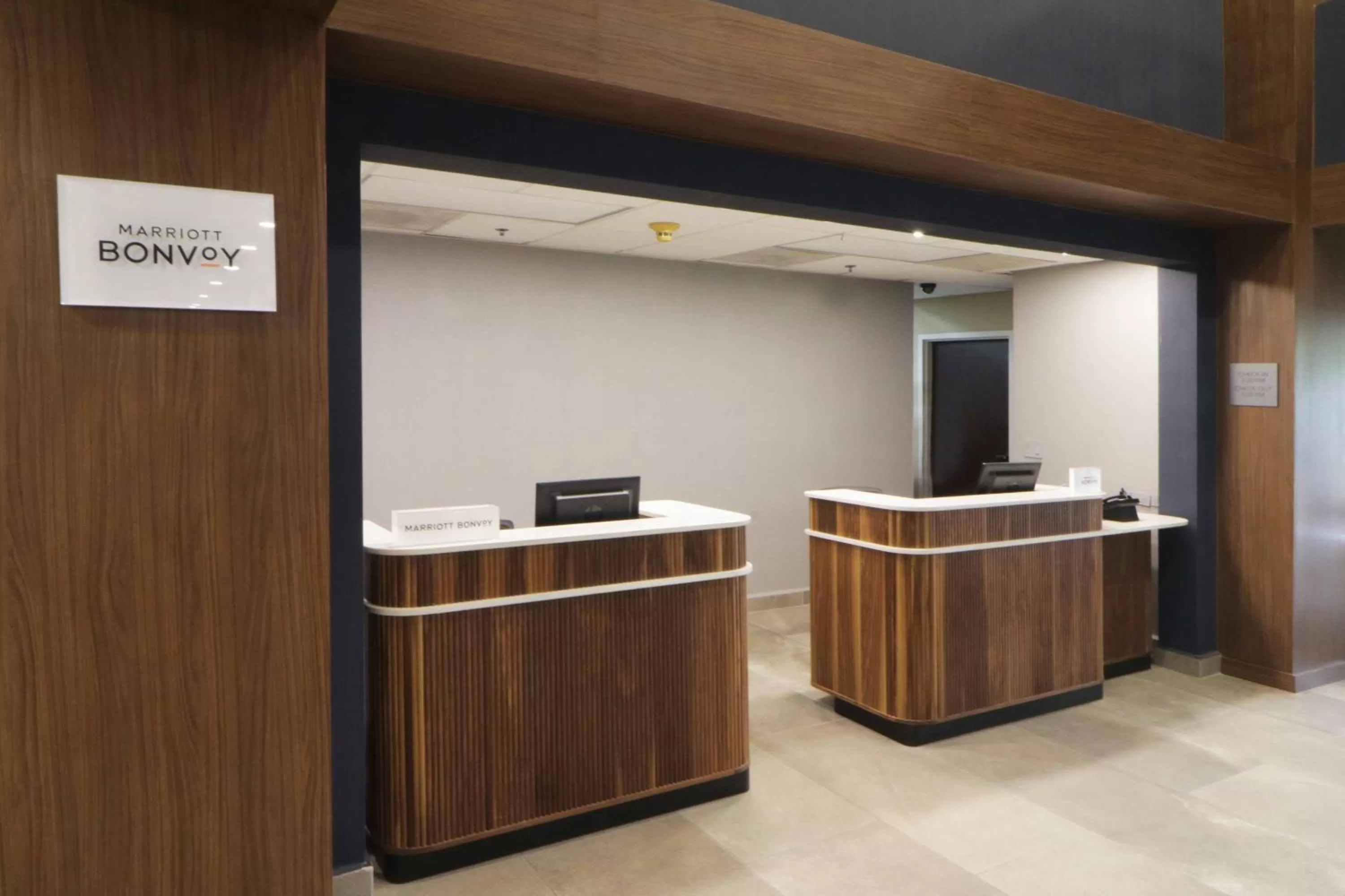 Lobby or reception in Courtyard Monterrey Airport