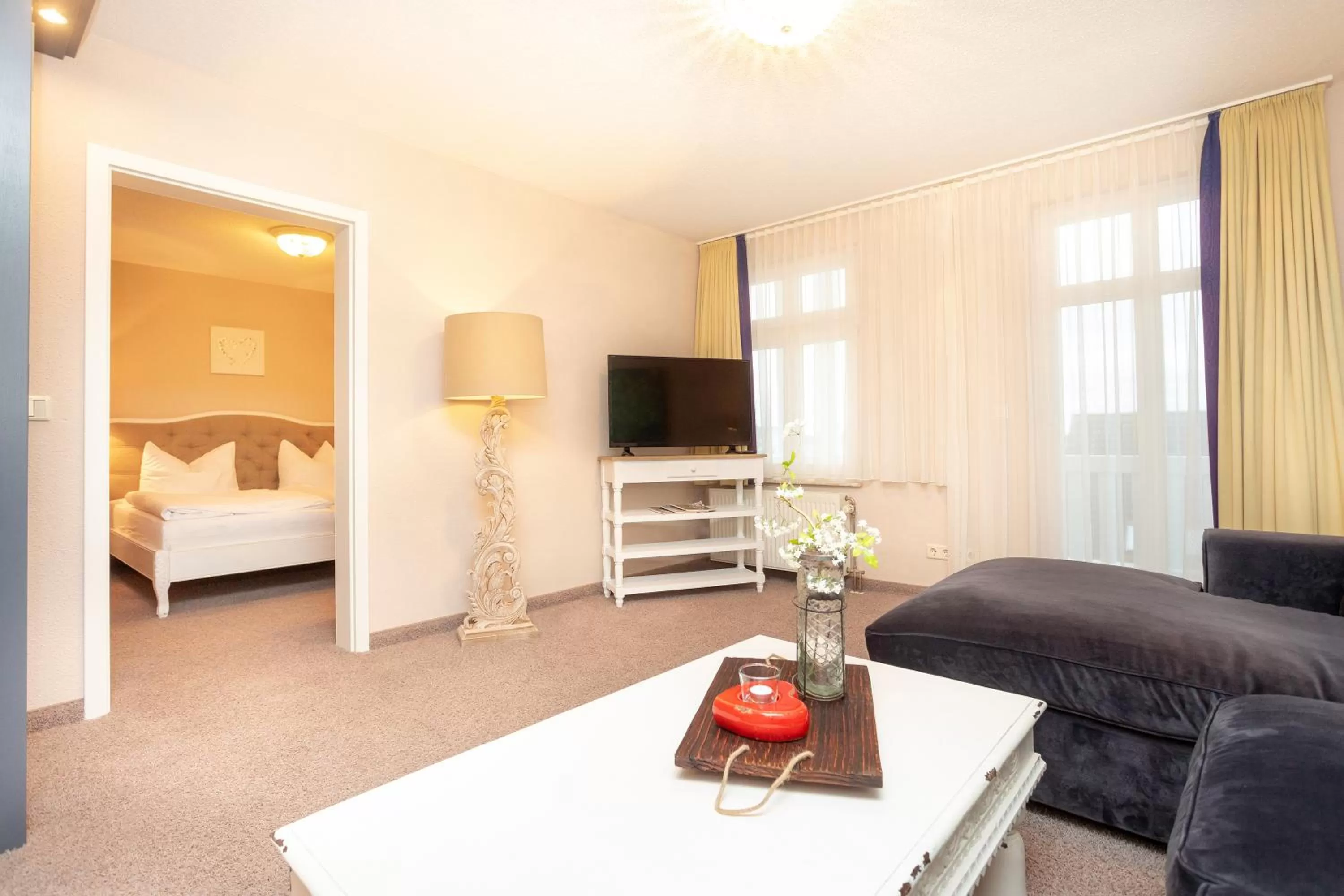 TV and multimedia, TV/Entertainment Center in Hotel Villa Waldfrieden