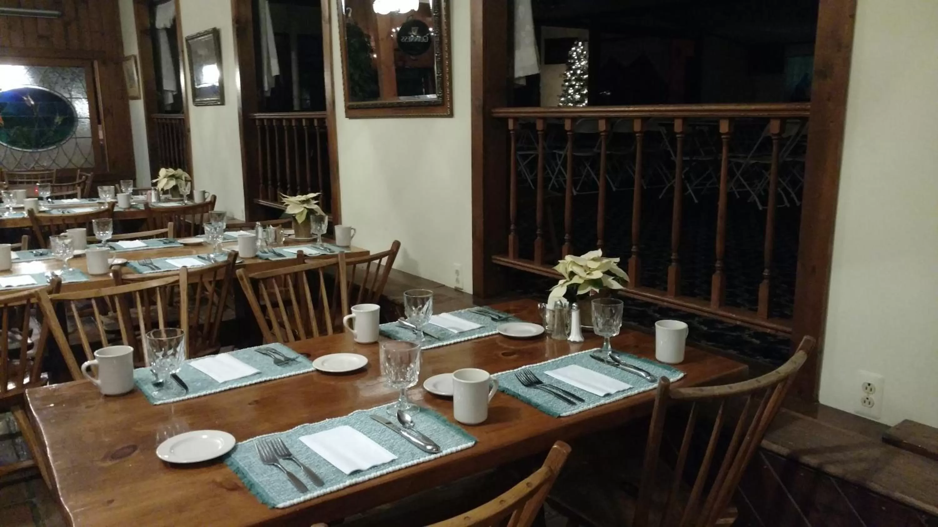 Restaurant/places to eat in Summit Lodge