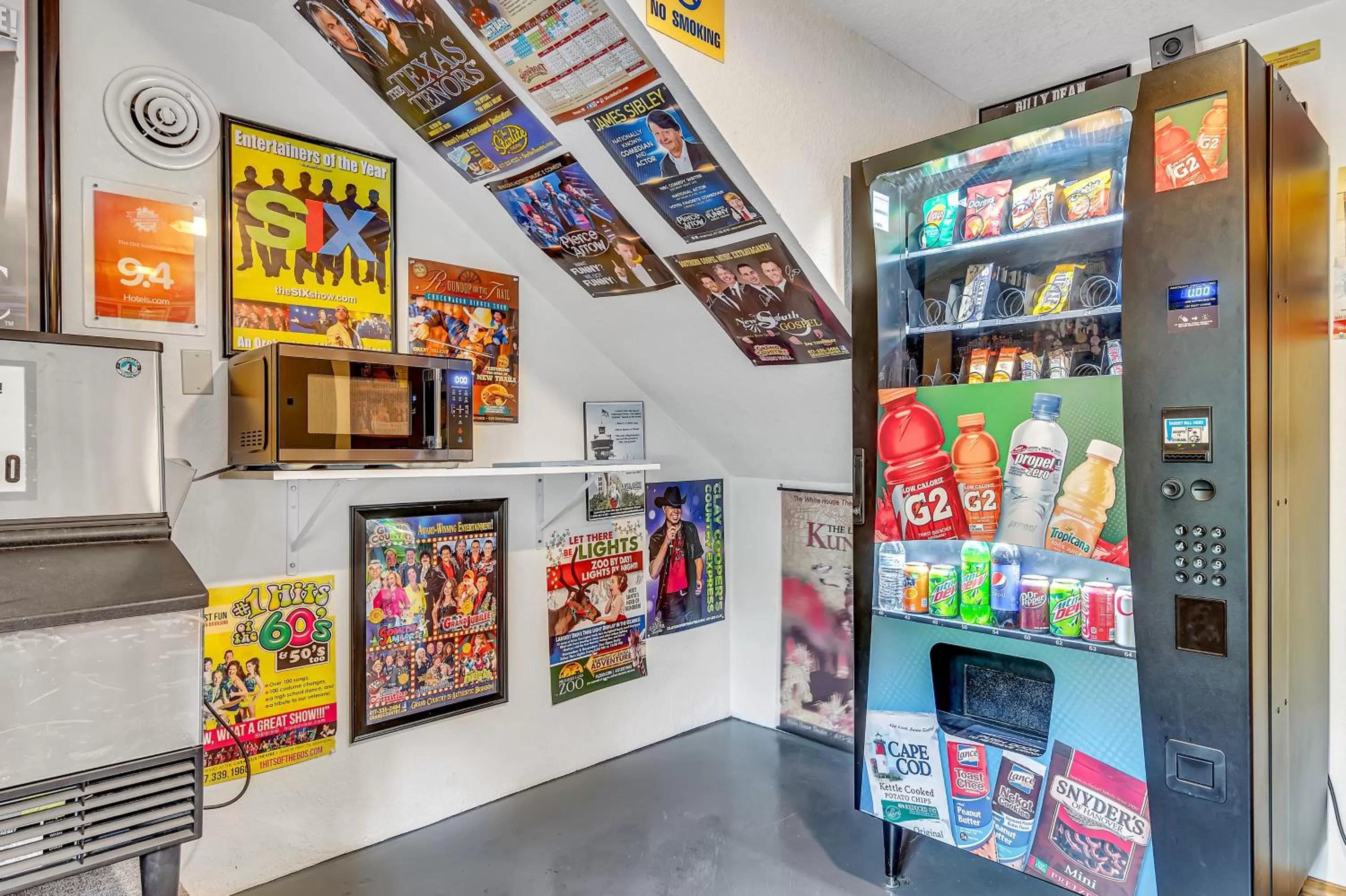 minibar in Autumn Creek Branson