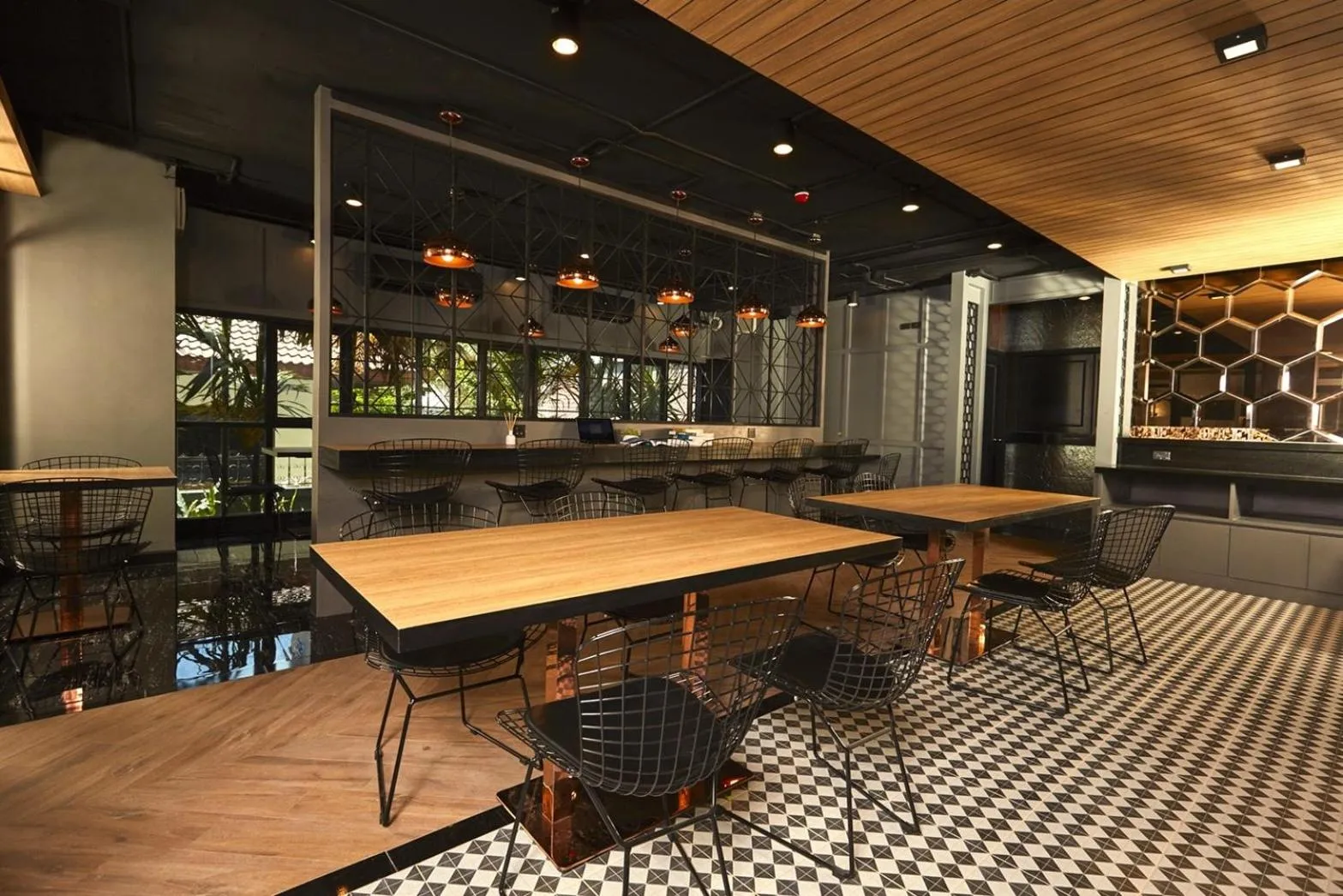 Restaurant/places to eat in Chezzotel Pattaya