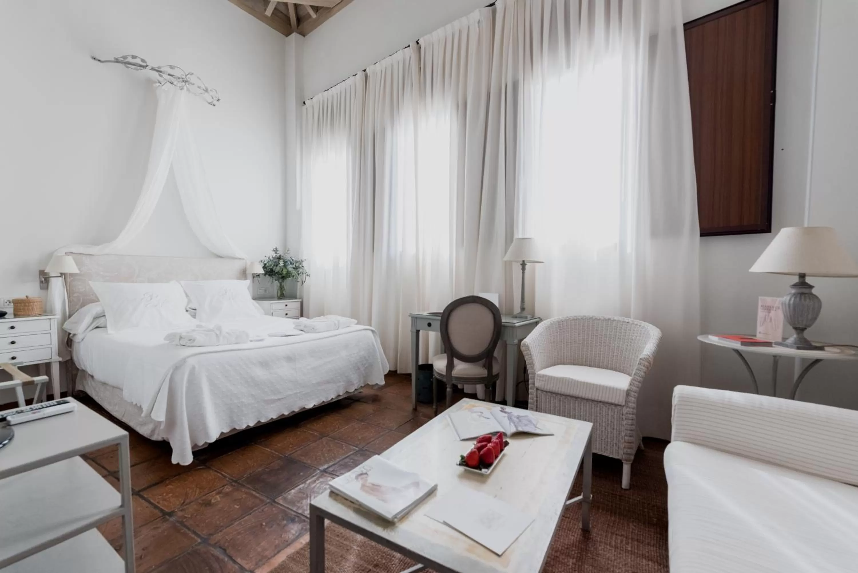 Photo of the whole room, Bed in Palacio De Los Navas