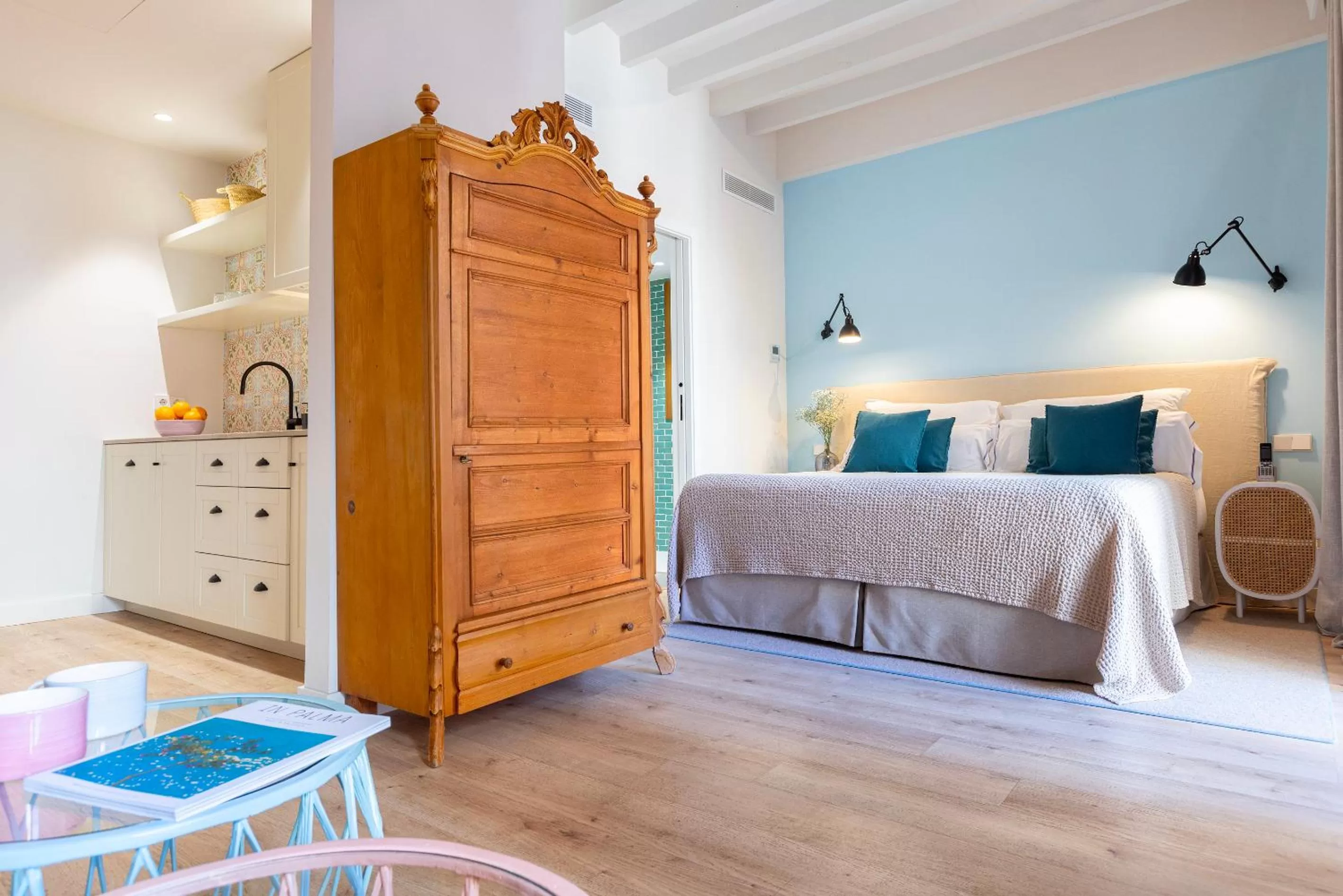 Bed in Samaritana Suites