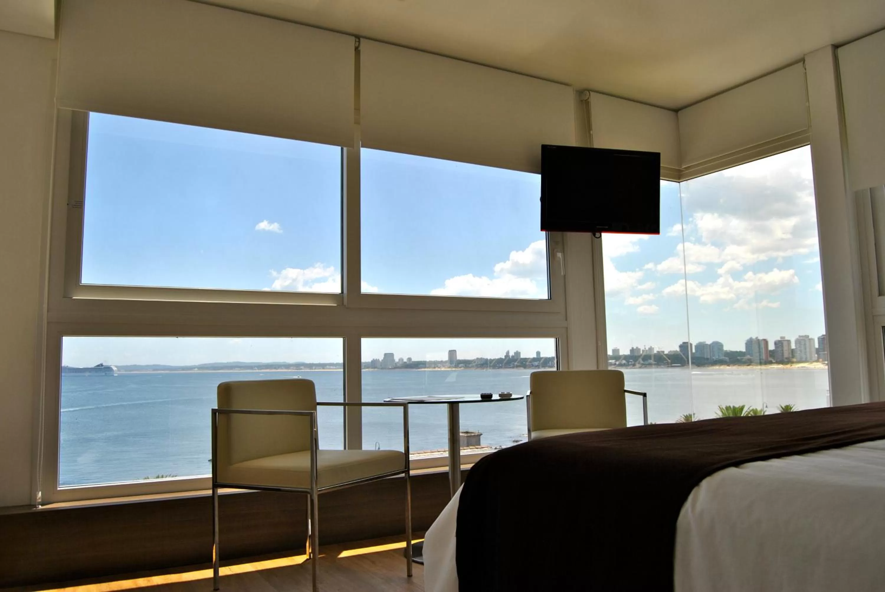 View (from property/room), Bed in Hotel Castilla