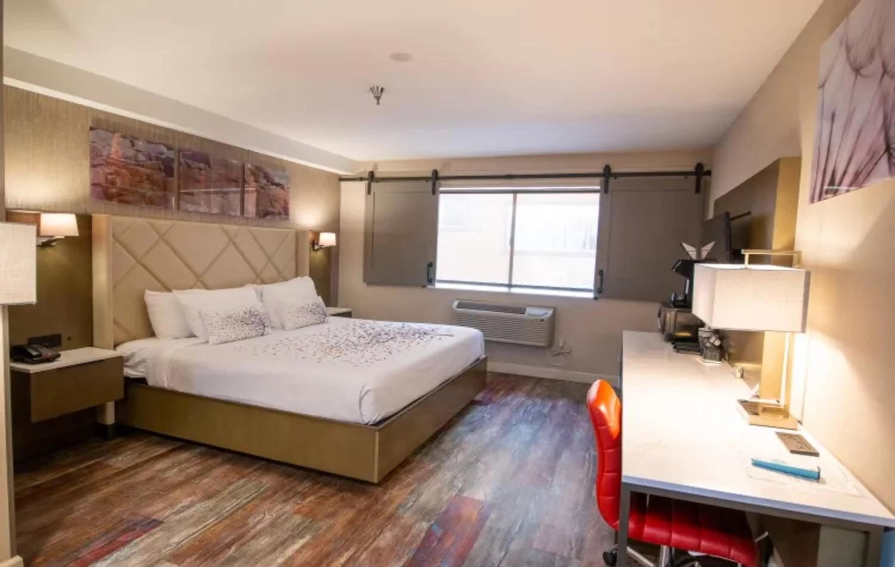 Bed in Empeiria High Sierra Hotel