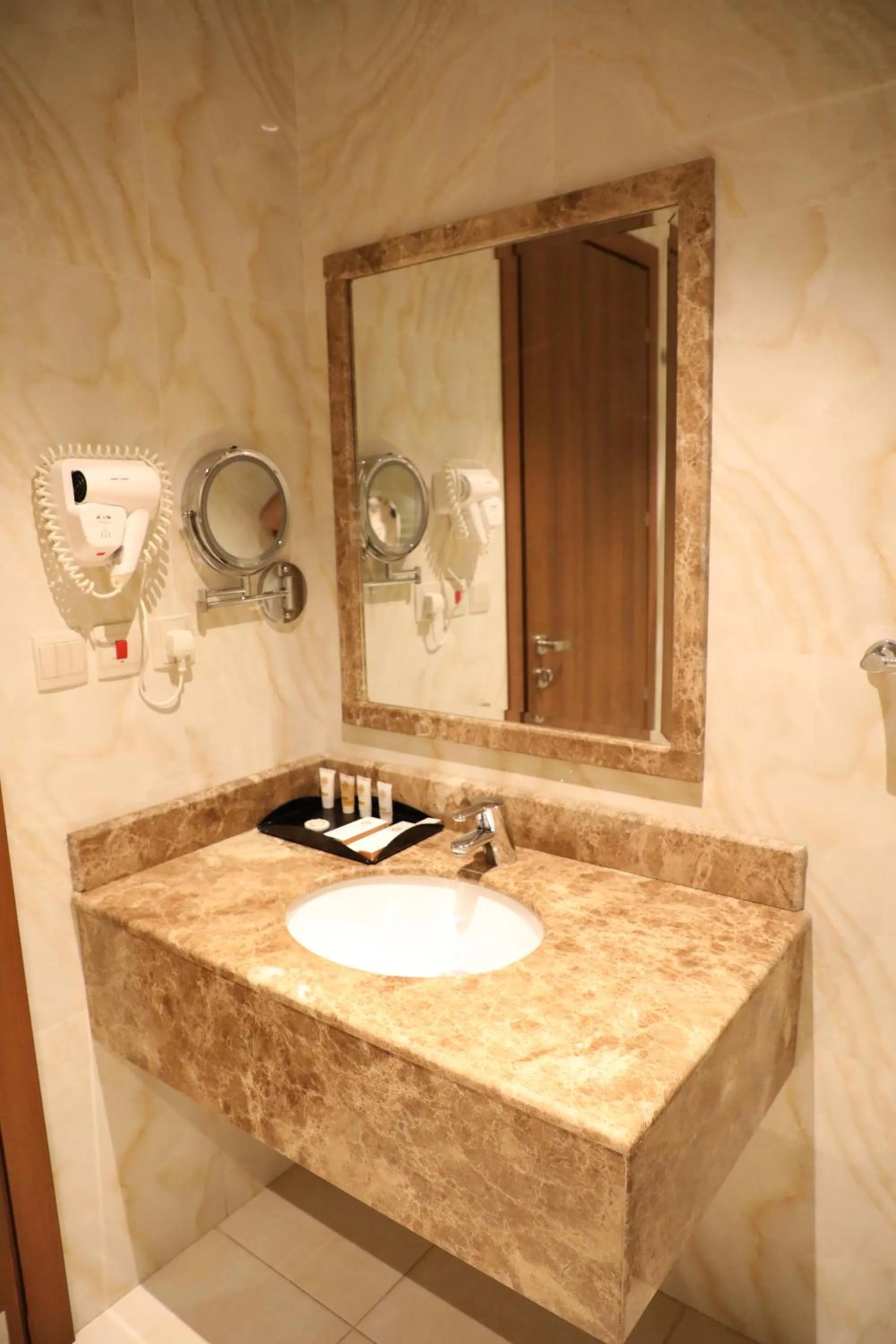 Bathroom in Diwan Residence Hotel- Alsalamah