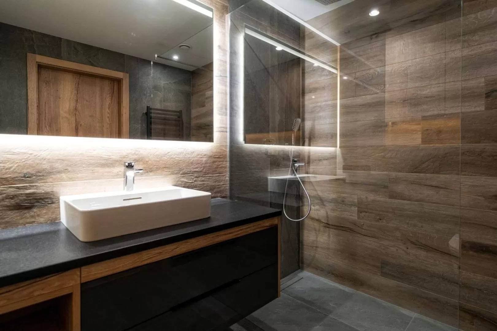 Shower in Hotel META Resort & Vine SPA