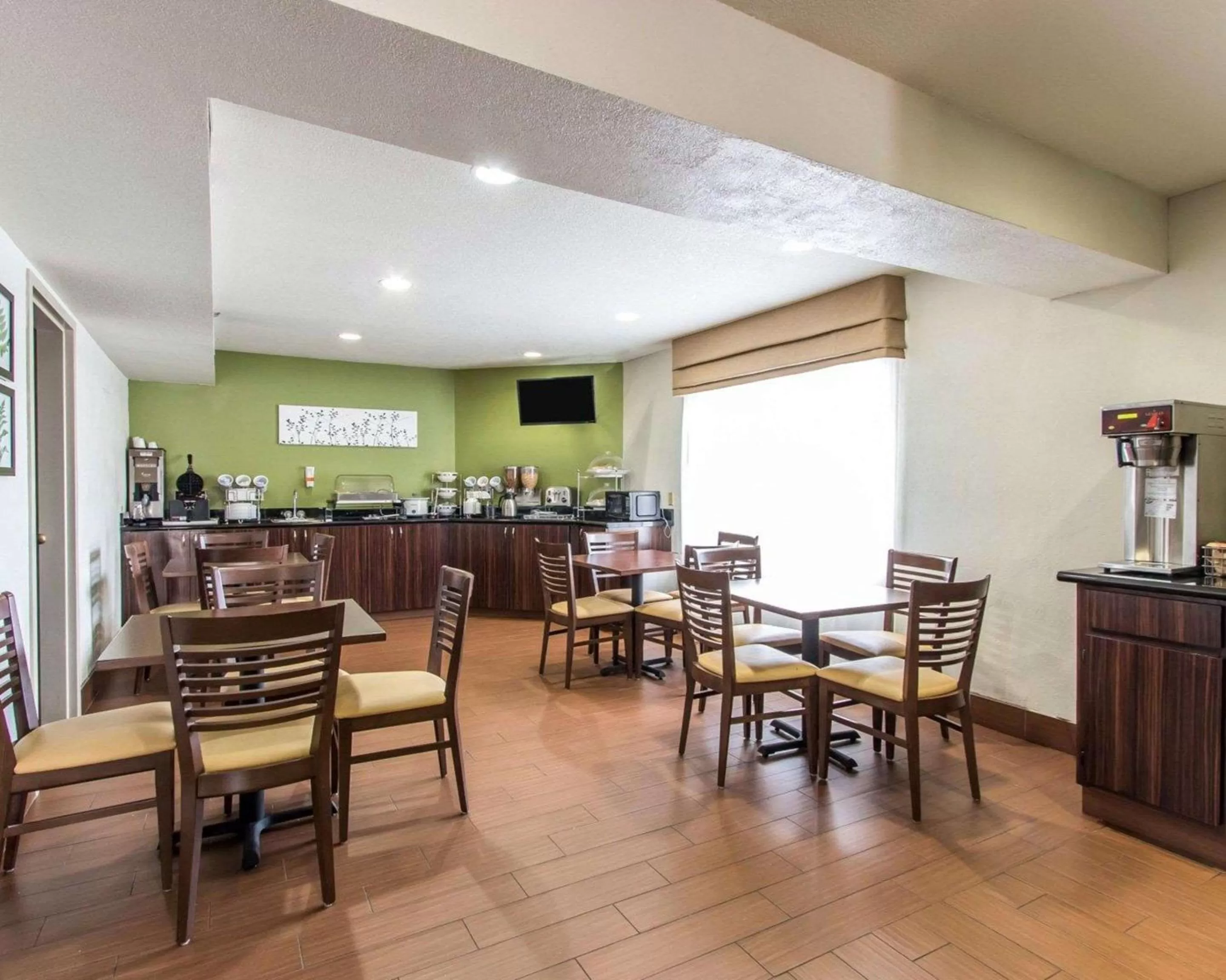 Restaurant/places to eat in The Douillet by Demeure Hotels