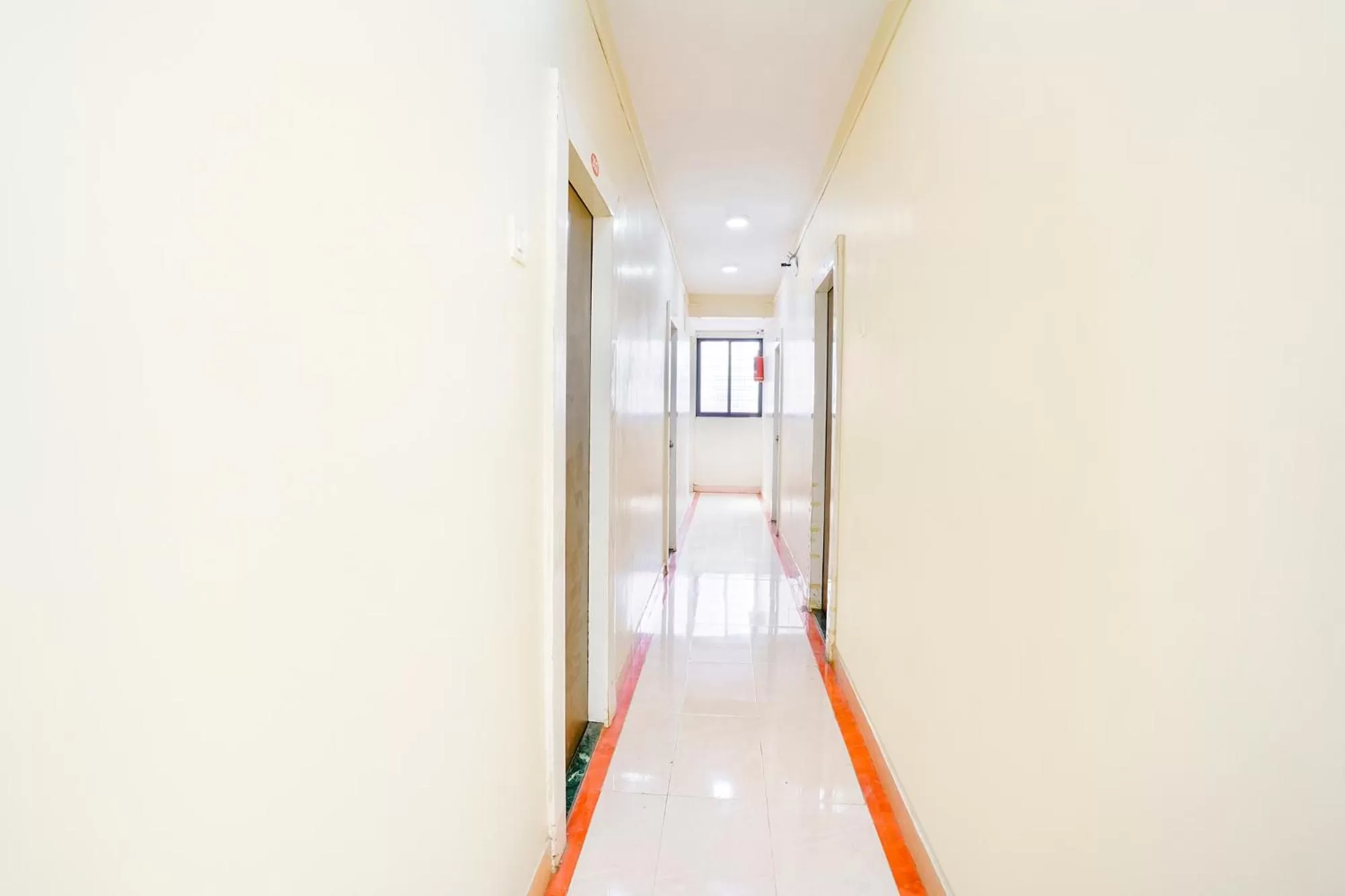 Lobby or reception in FabExpress Sai Vyankatesh