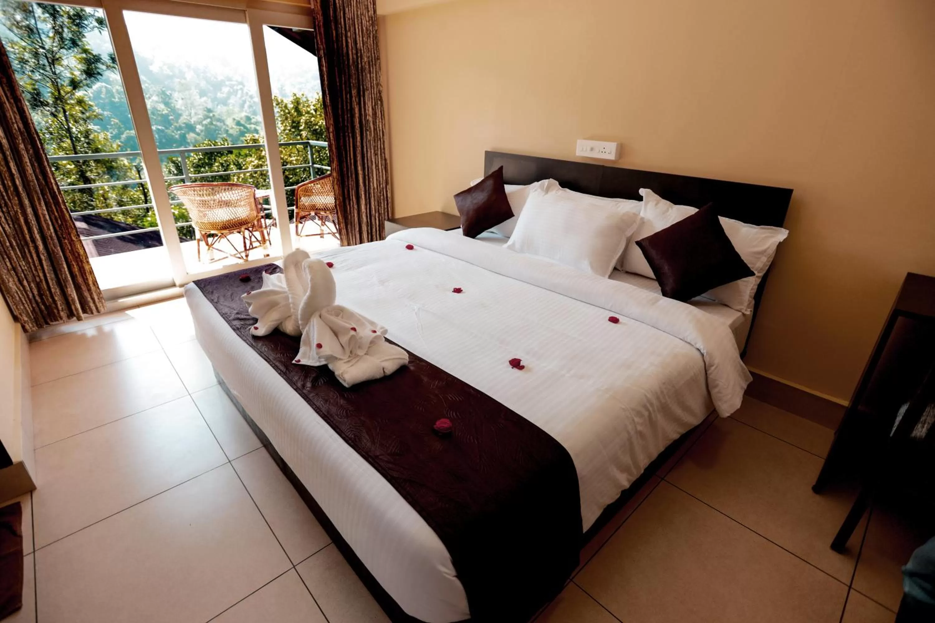 Bed in Edens Munnar