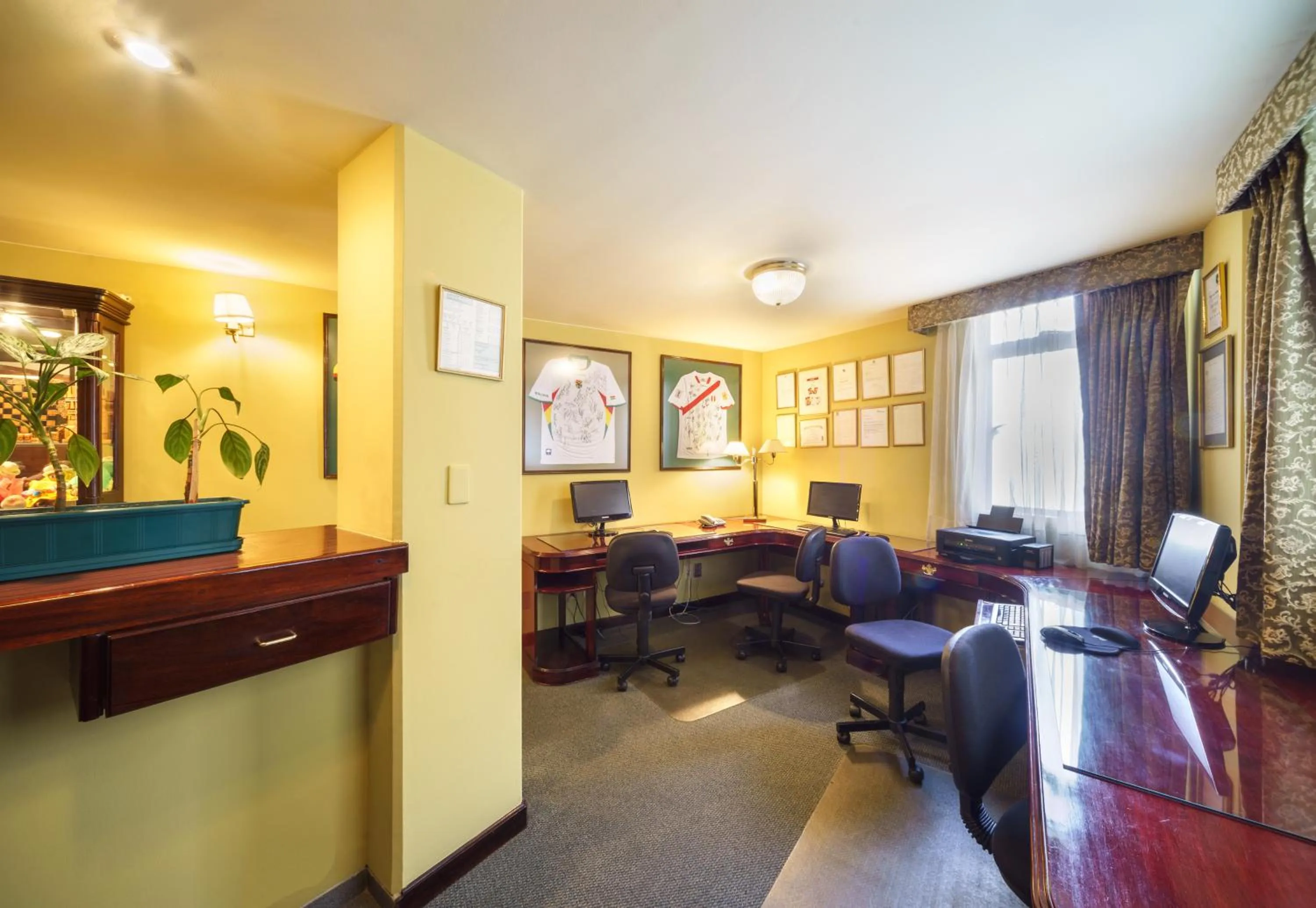 Business facilities in Ritz Apart Hotel