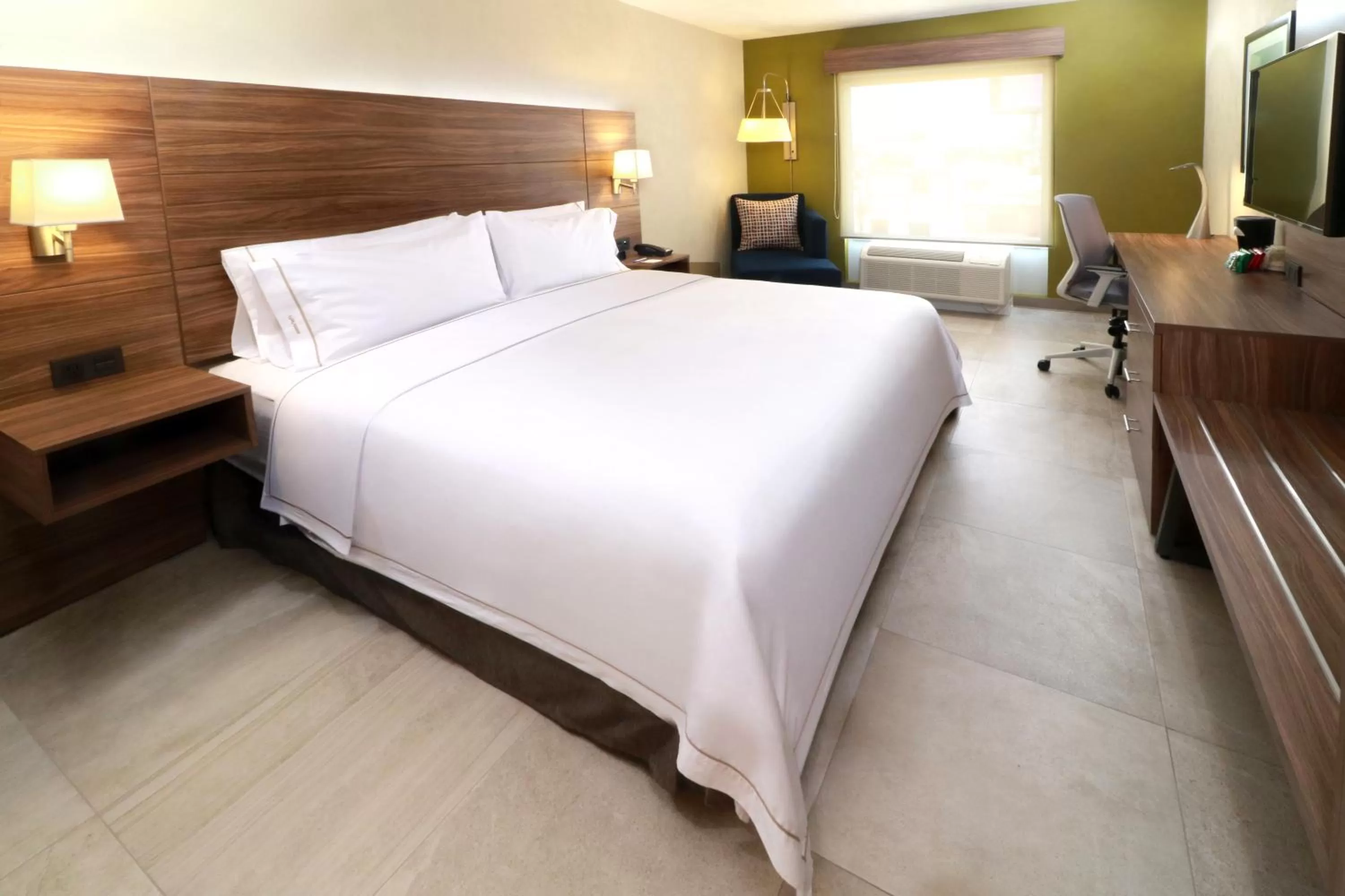 Holiday Inn Express Guadalajara Aeropuerto by IHG