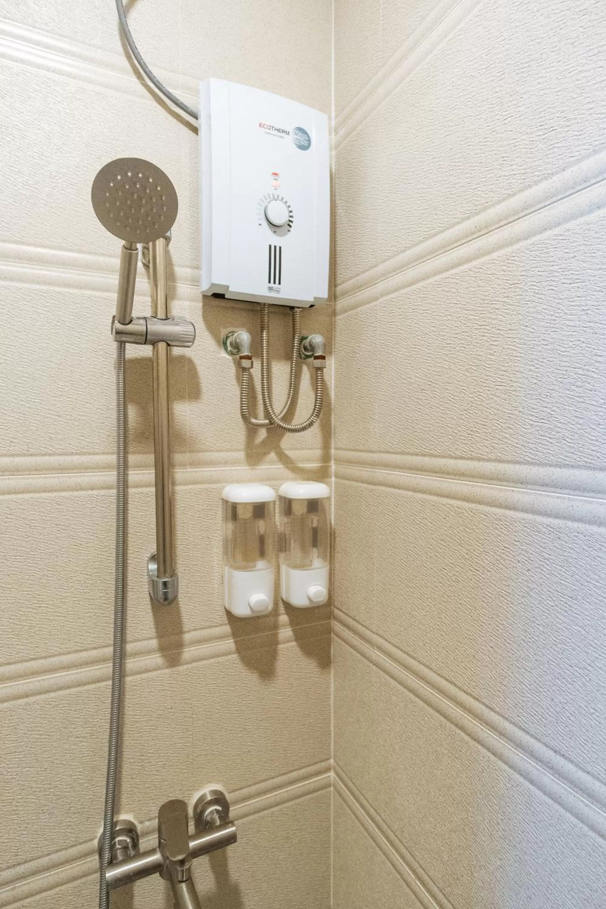 Shower in Northpointe Residences