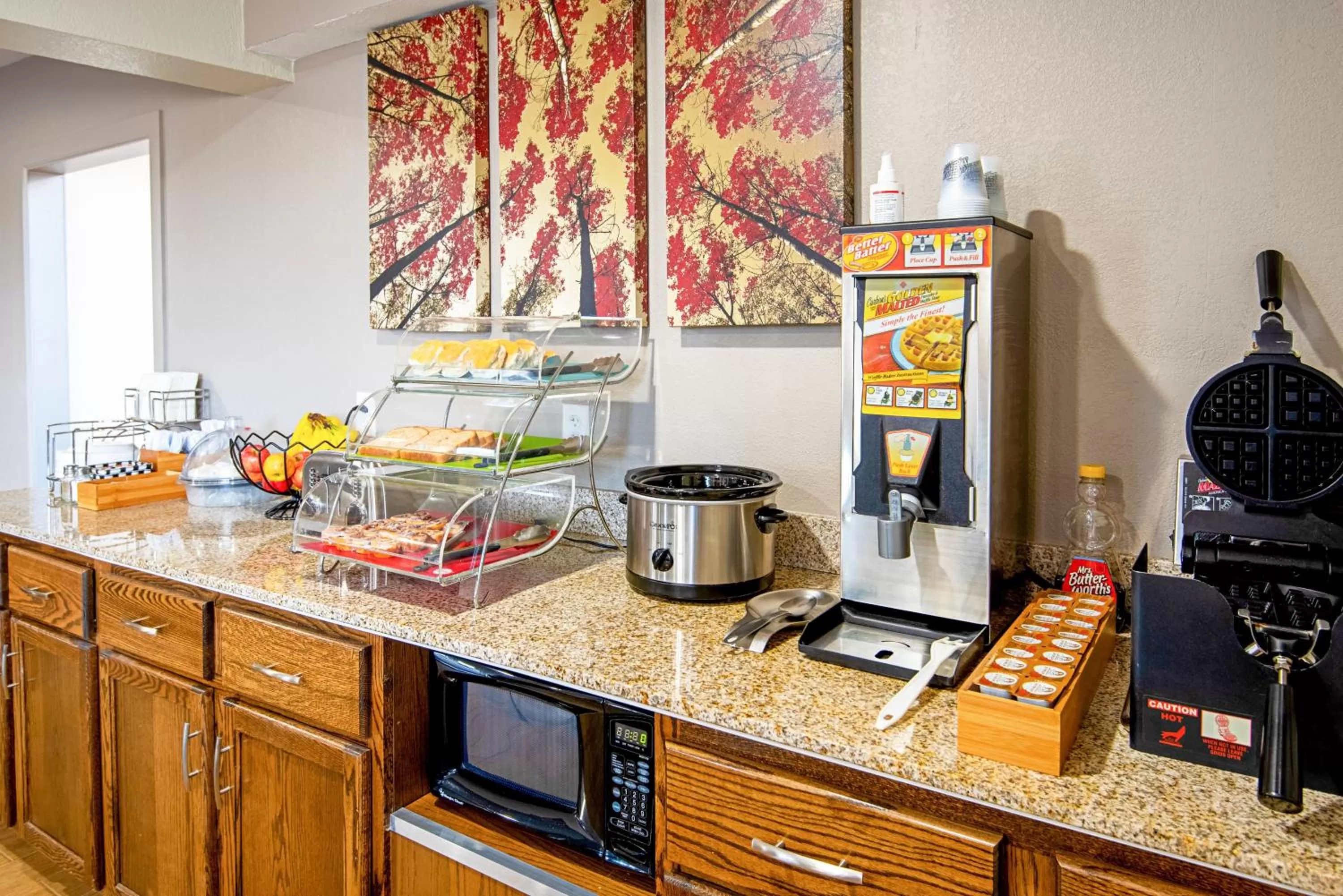 Breakfast in Red Roof Inn Cameron